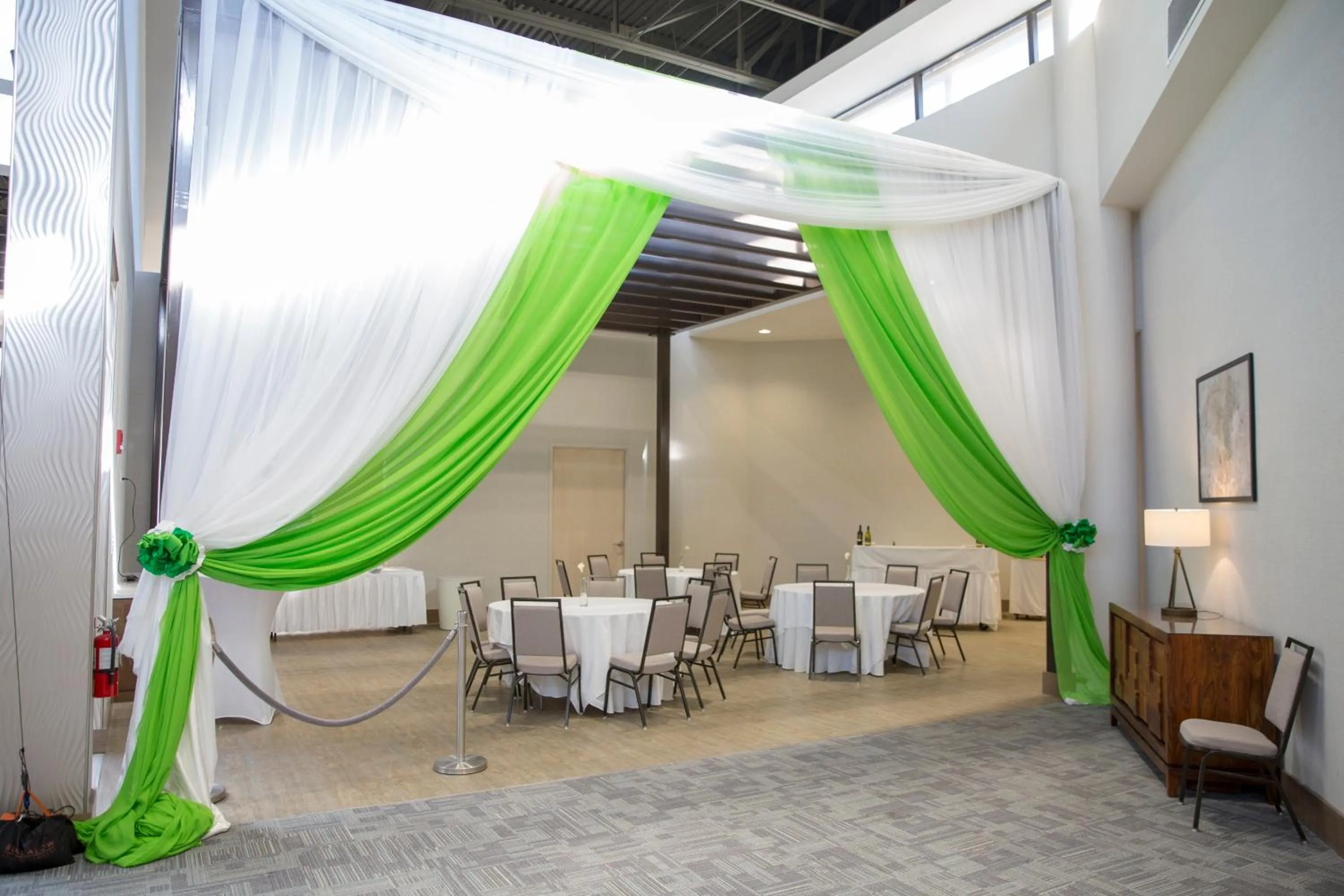 Meeting/conference room in Holiday Inn Orlando International Airport by IHG