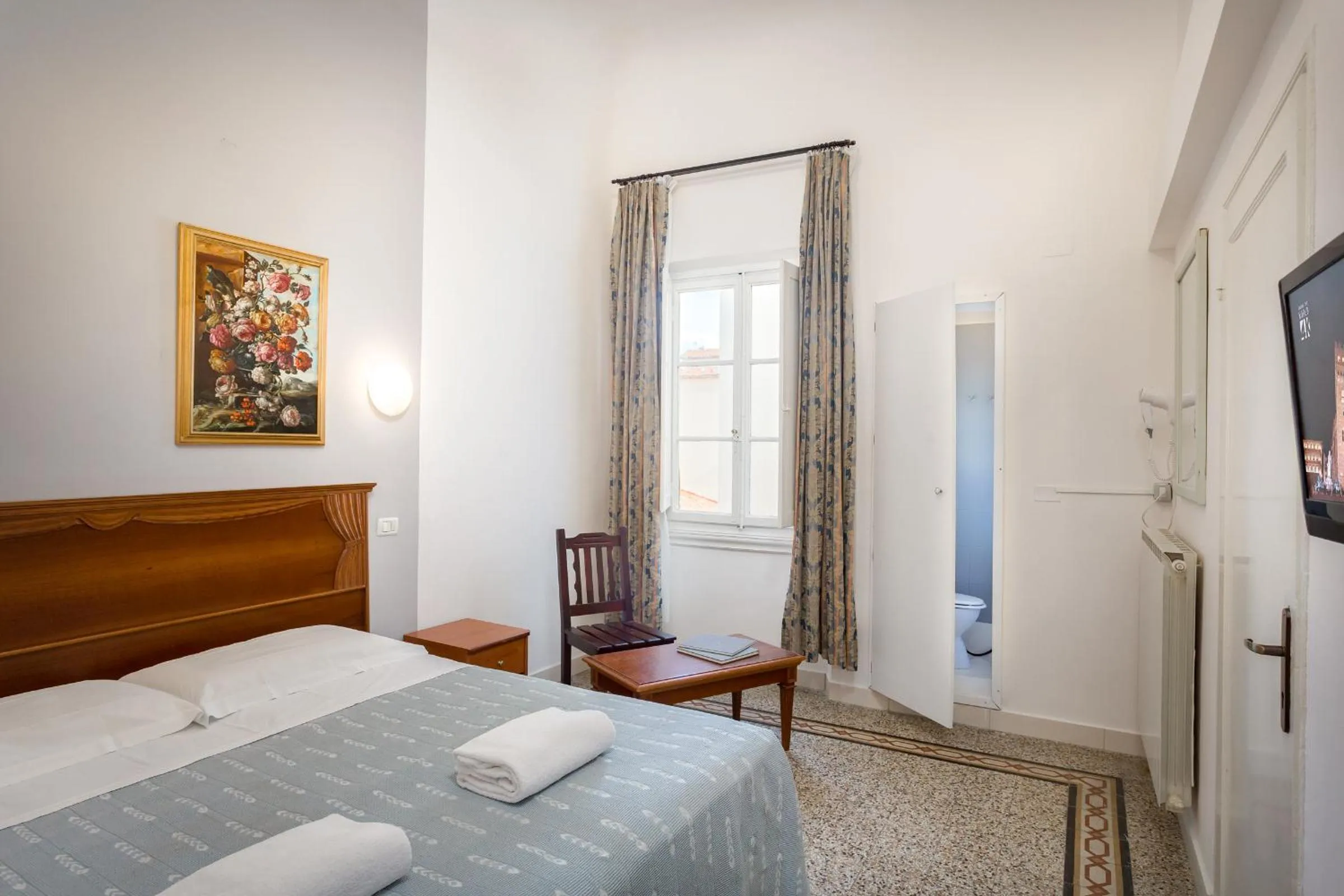 Photo of the whole room, Bed in CASA MICOL - Centro Ƒirenze