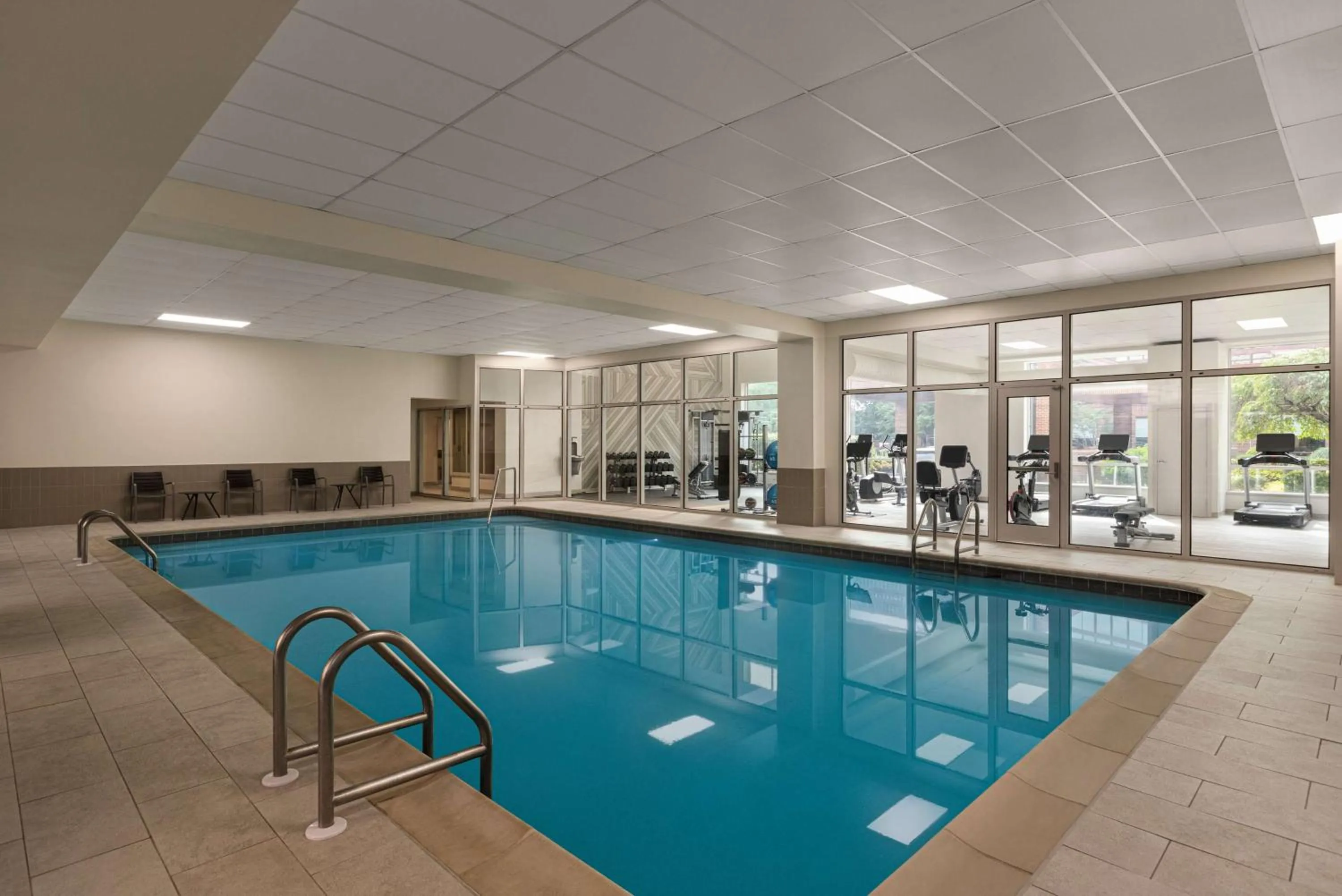 Fitness centre/facilities in DoubleTree by Hilton New York-LaGuardia