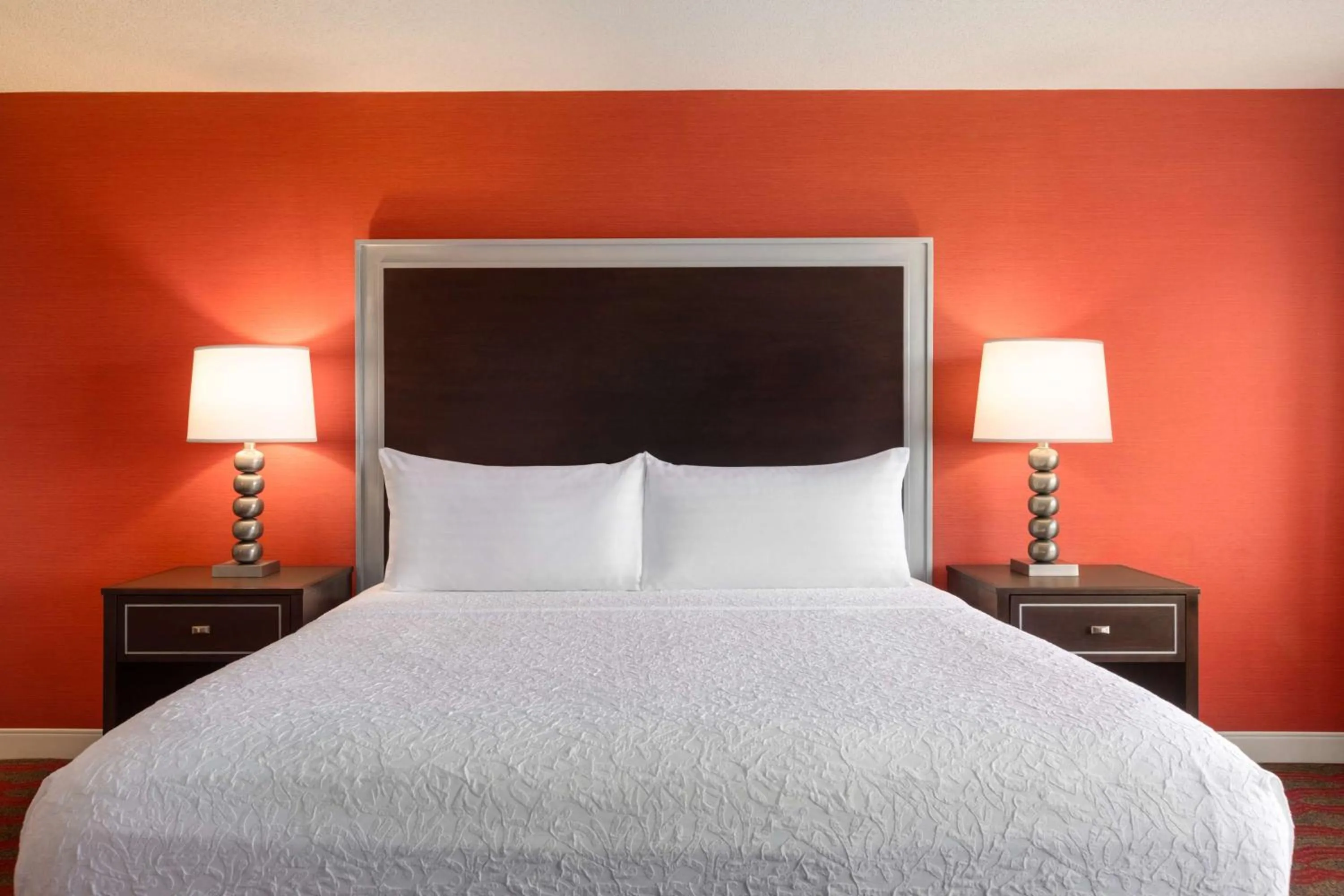 Bed in DoubleTree by Hilton New York-LaGuardia