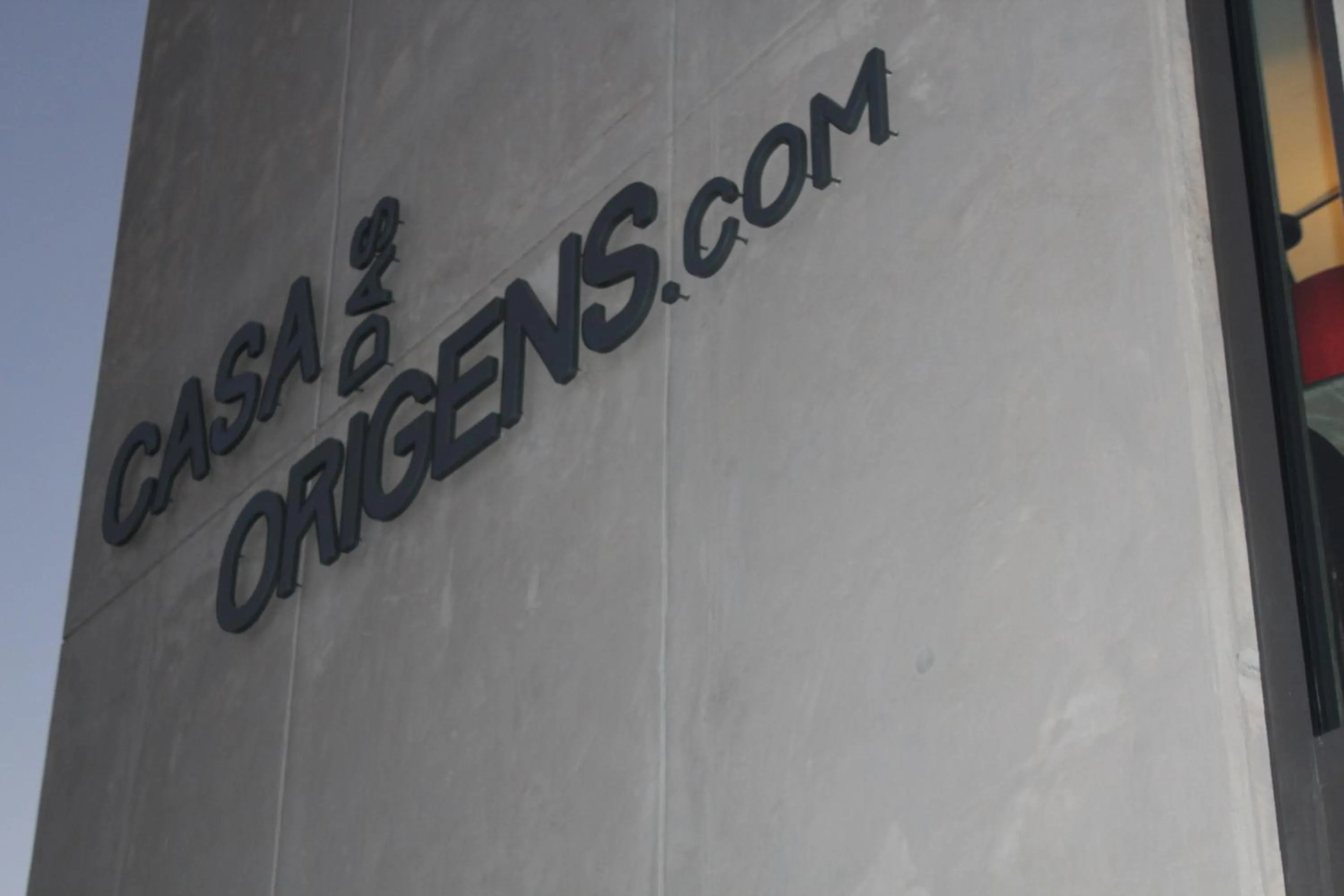 Property building in Casa das Origens