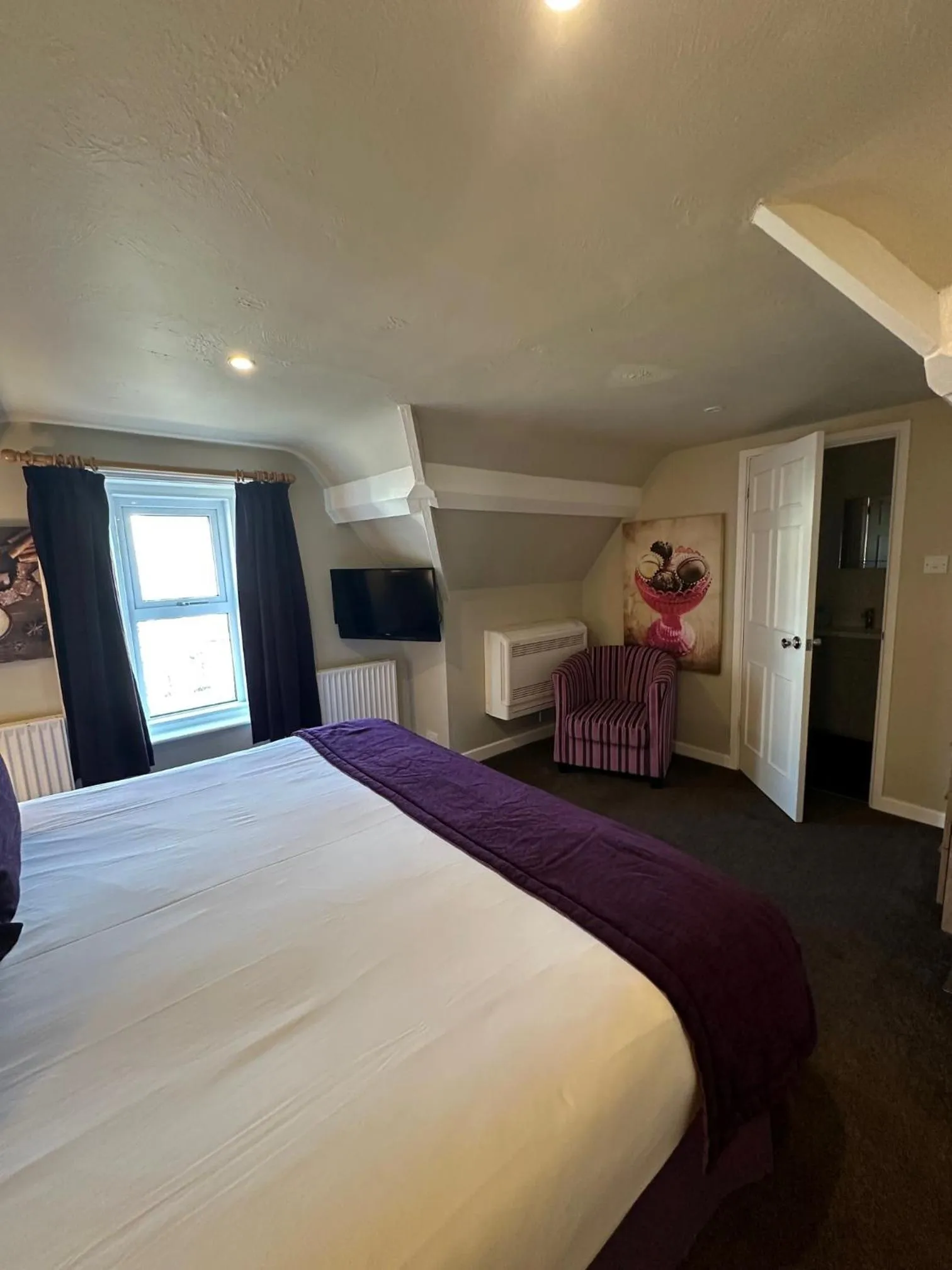 Bedroom, Bed in The Chocolate Box Guest House