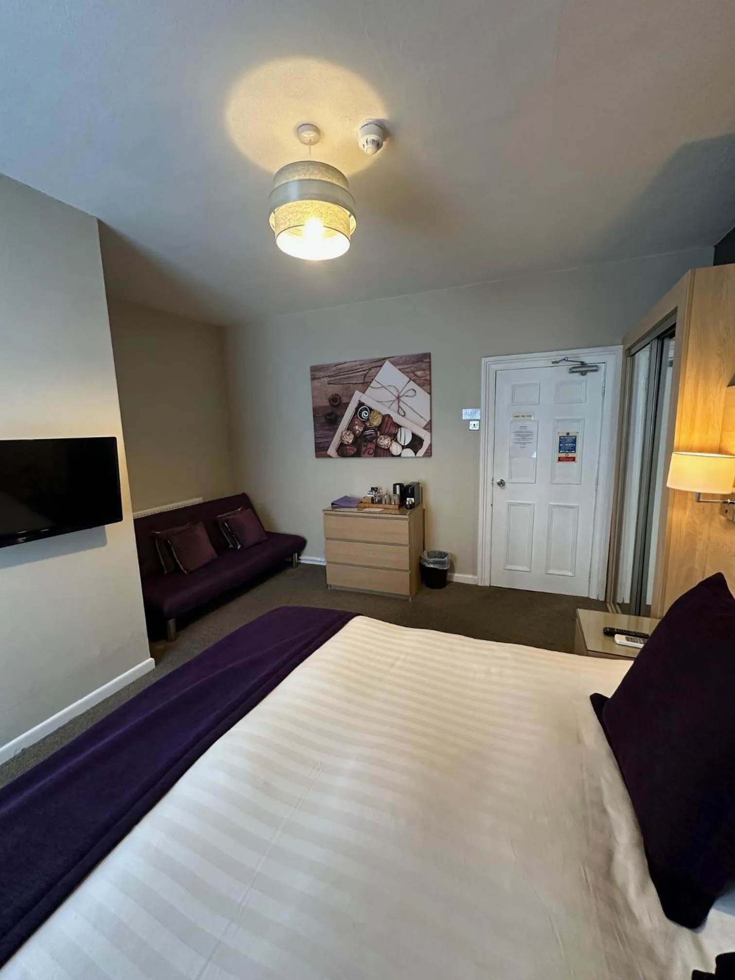 Bedroom, Bed in The Chocolate Box Guest House