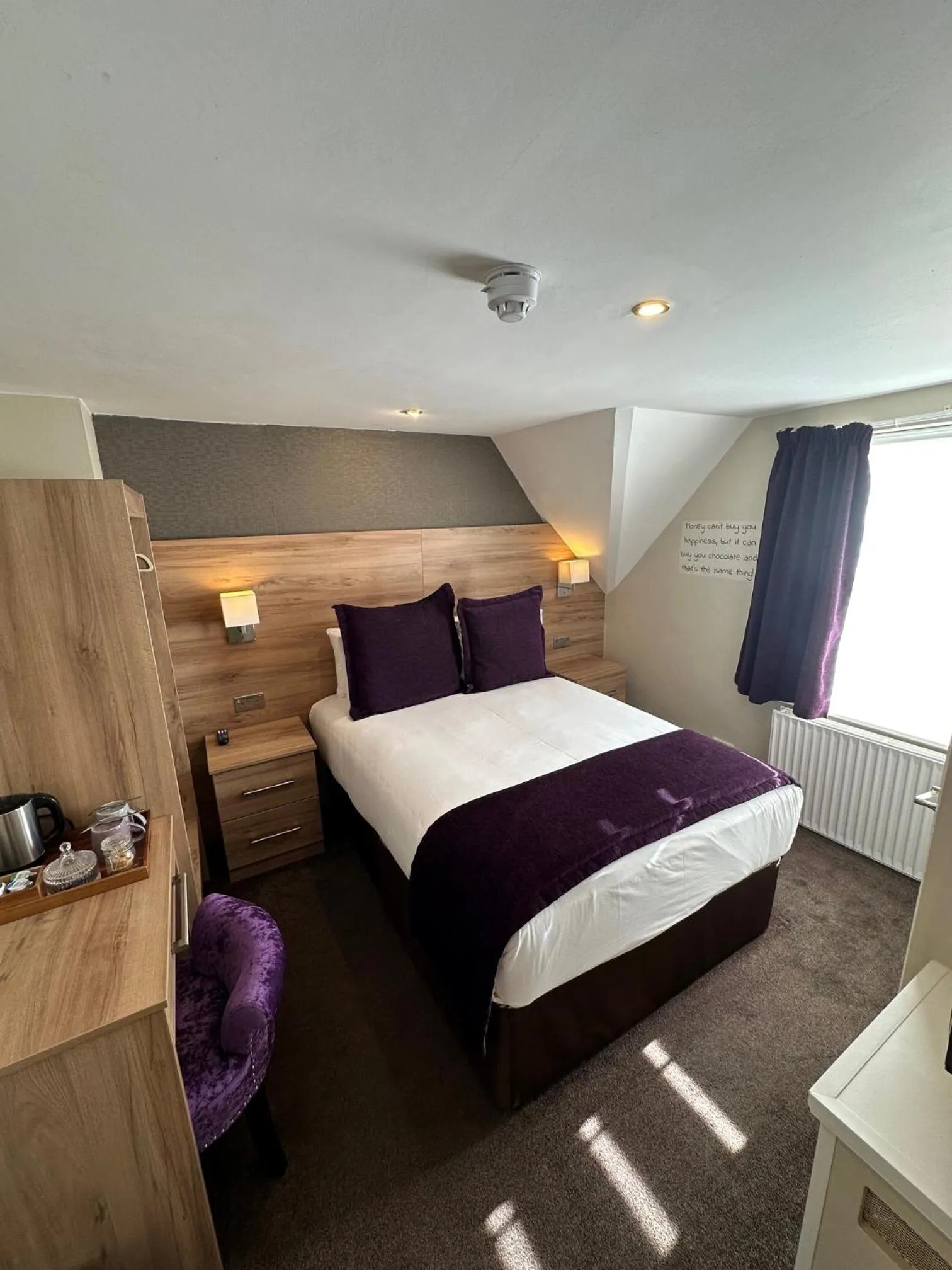 Bedroom, Bed in The Chocolate Box Guest House