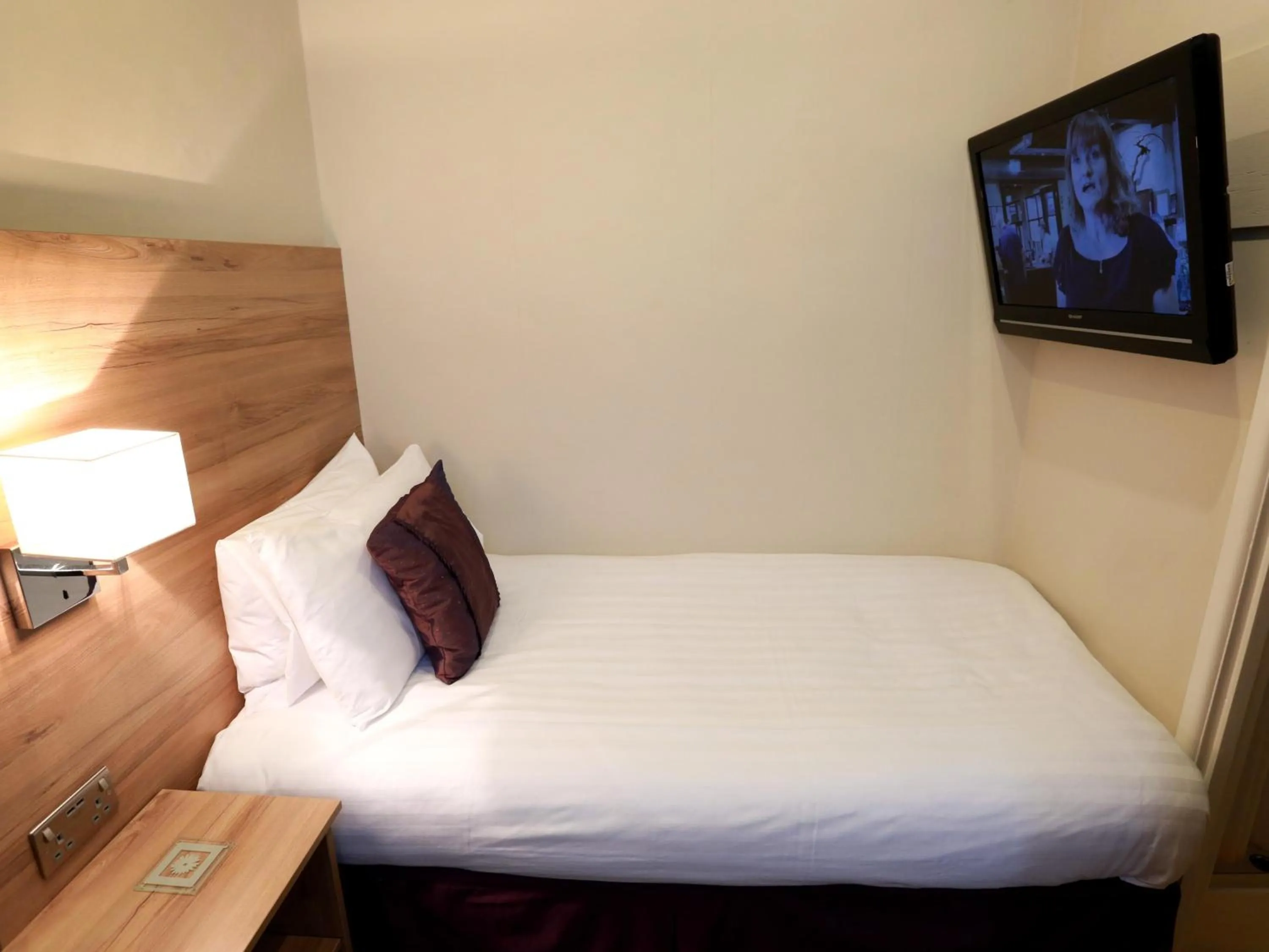 Bedroom, Bed in The Chocolate Box Guest House