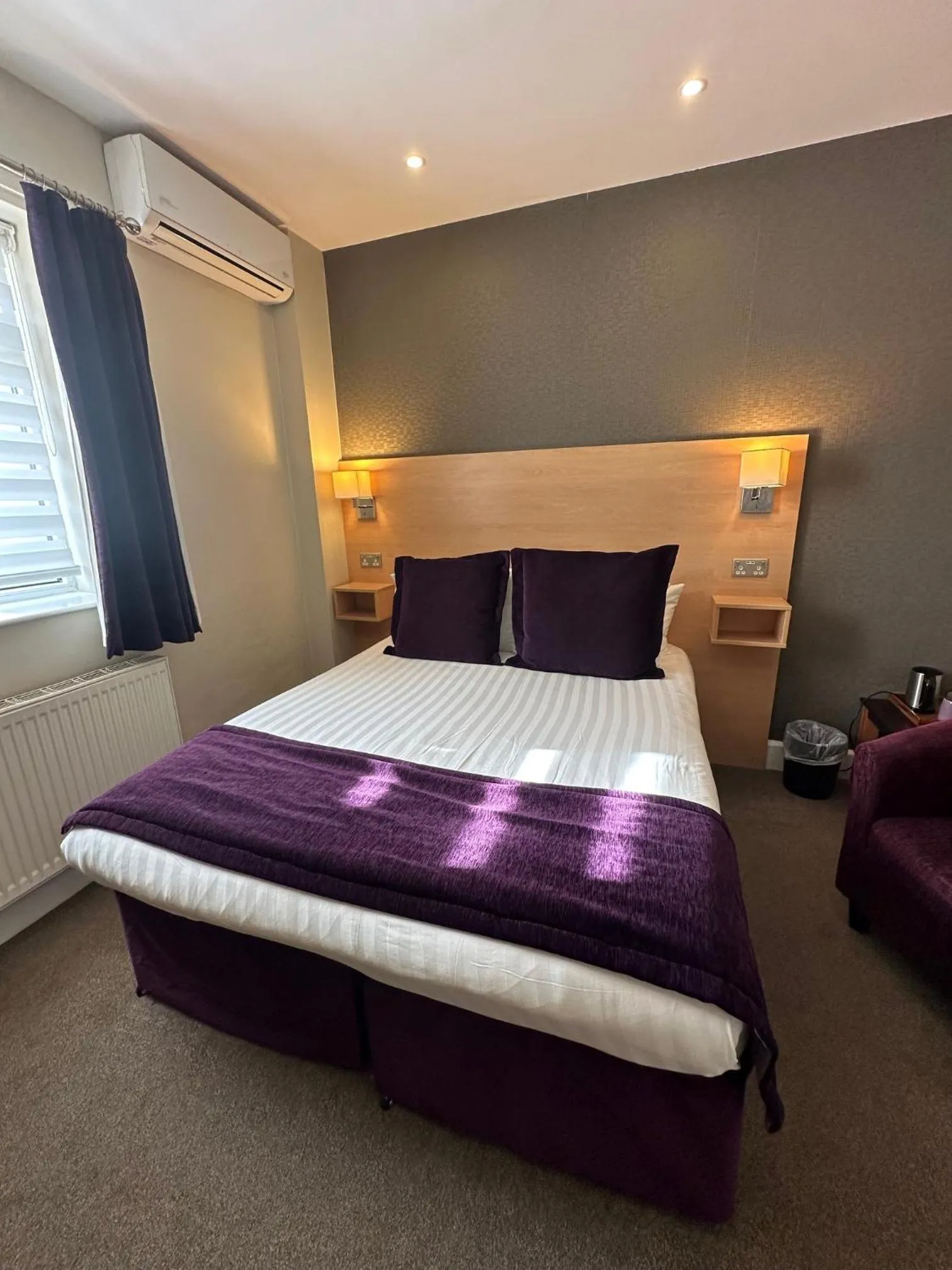 Bedroom, Bed in The Chocolate Box Guest House