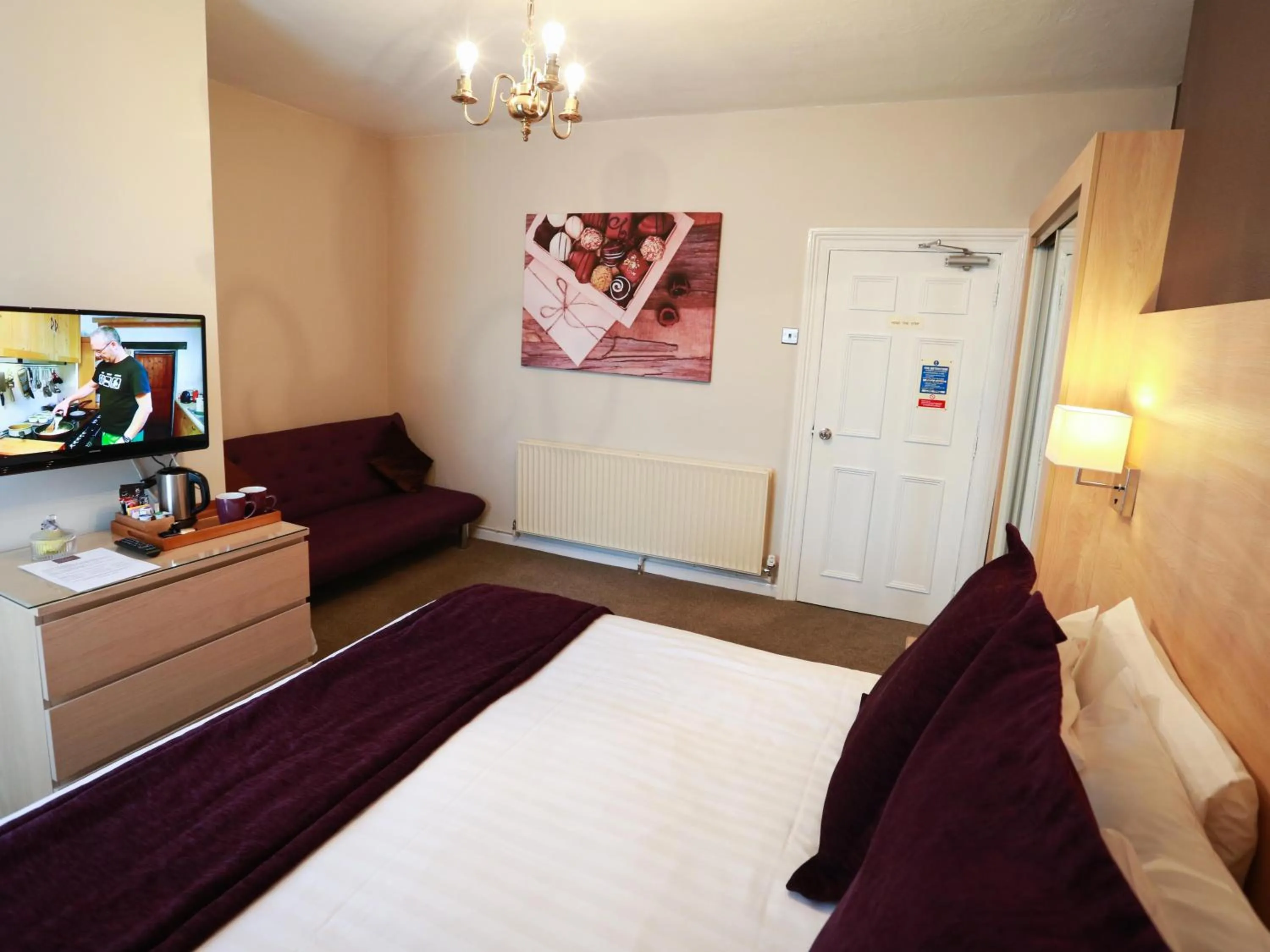 Bedroom, Bed in The Chocolate Box Guest House