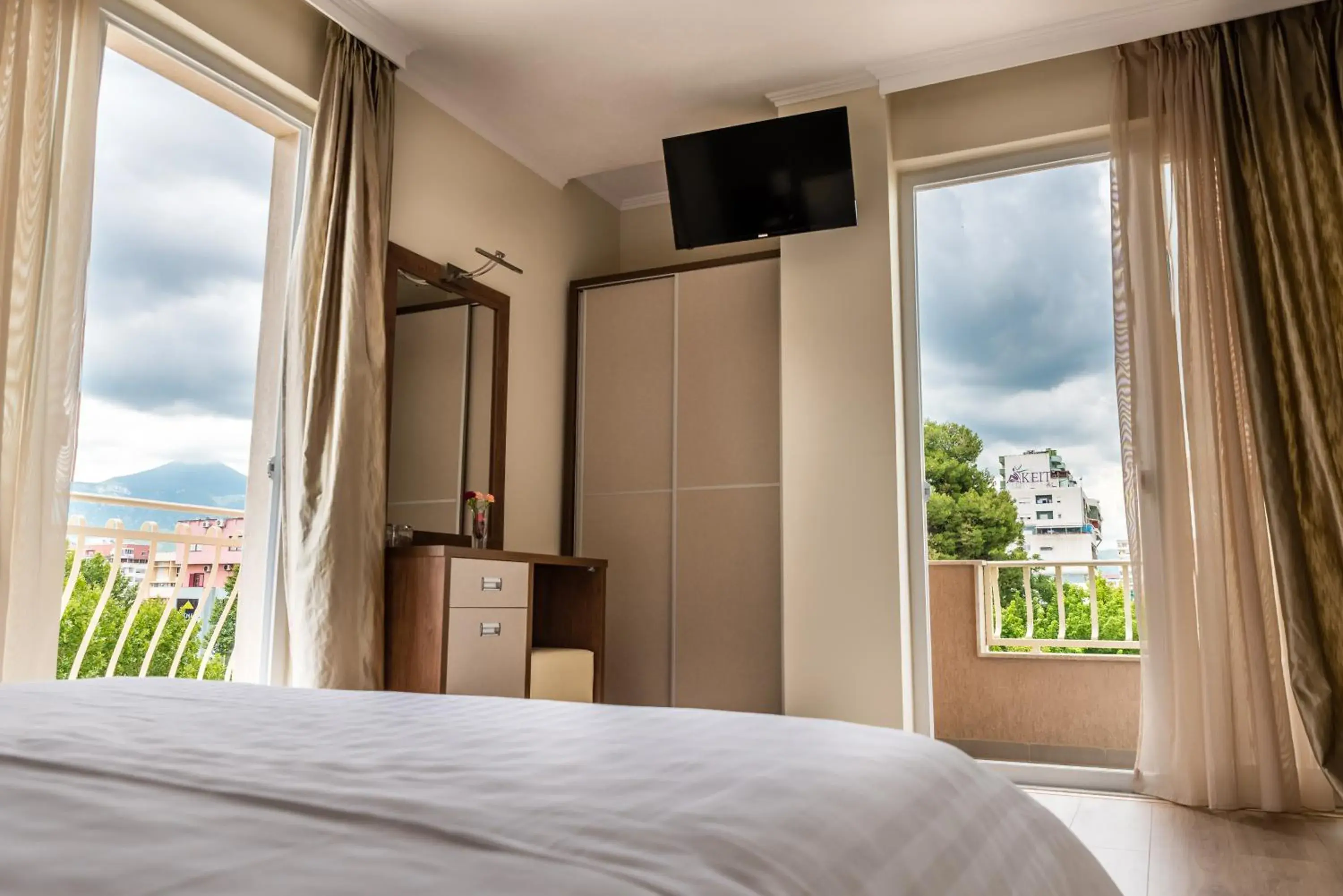 Double or Twin Room with Extra Bed in KEIT Hotel Double or Twin Room with Extra Bed in KEIT Hotel