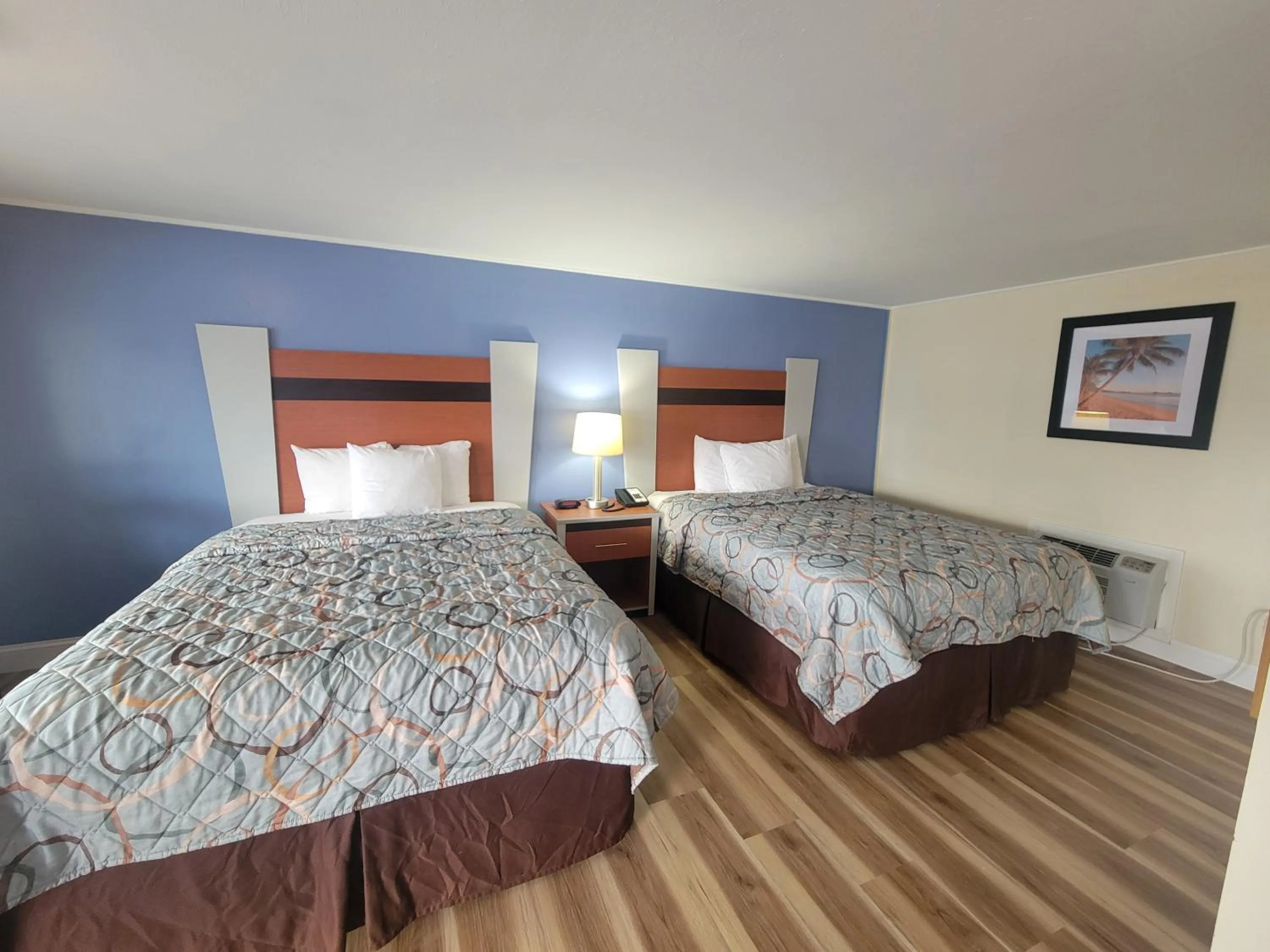 Bed in Days Inn by Wyndham - Cape Cod