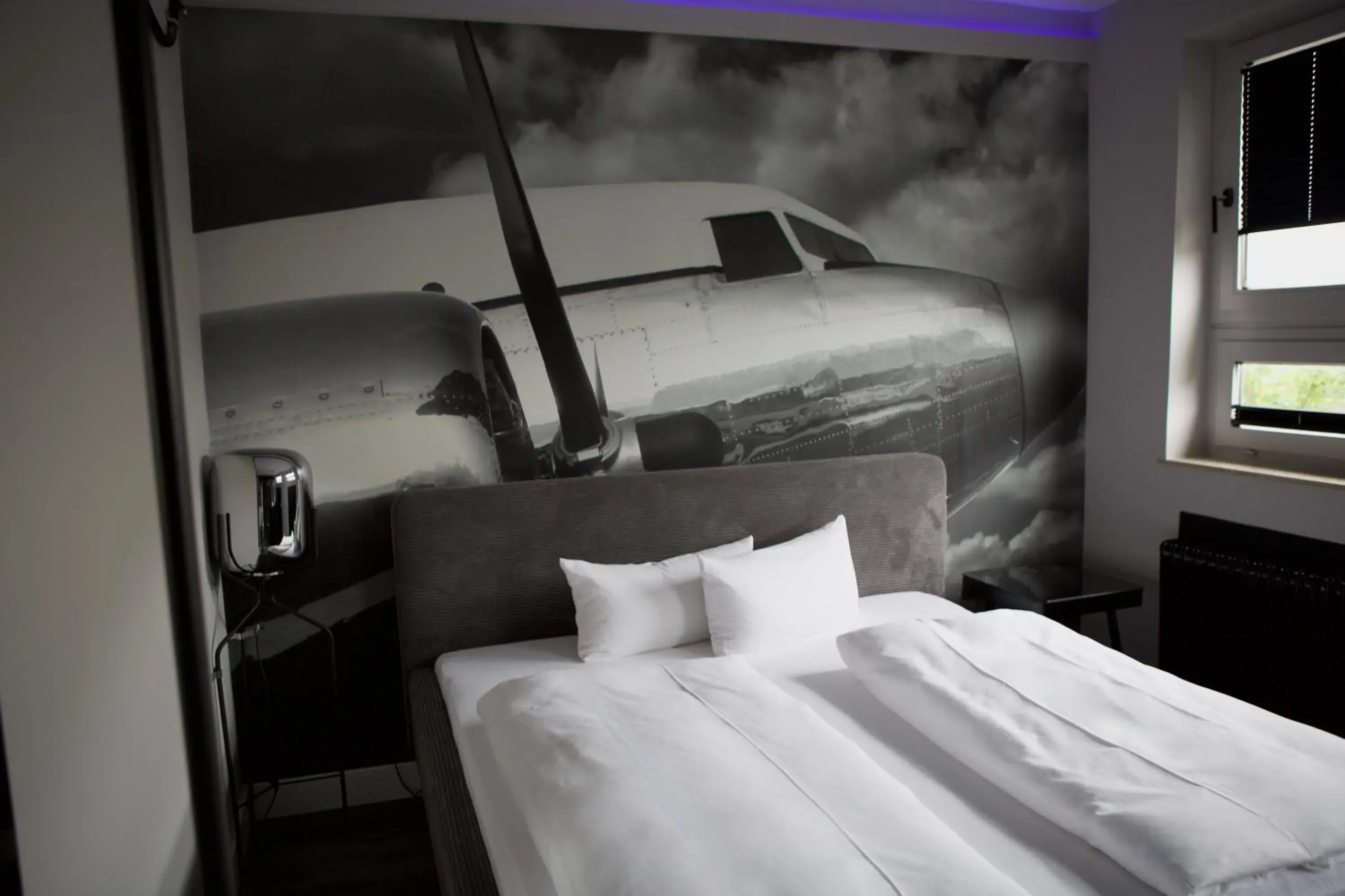 32 - Airplane in CitySurfer44 32 - Airplane in CitySurfer44