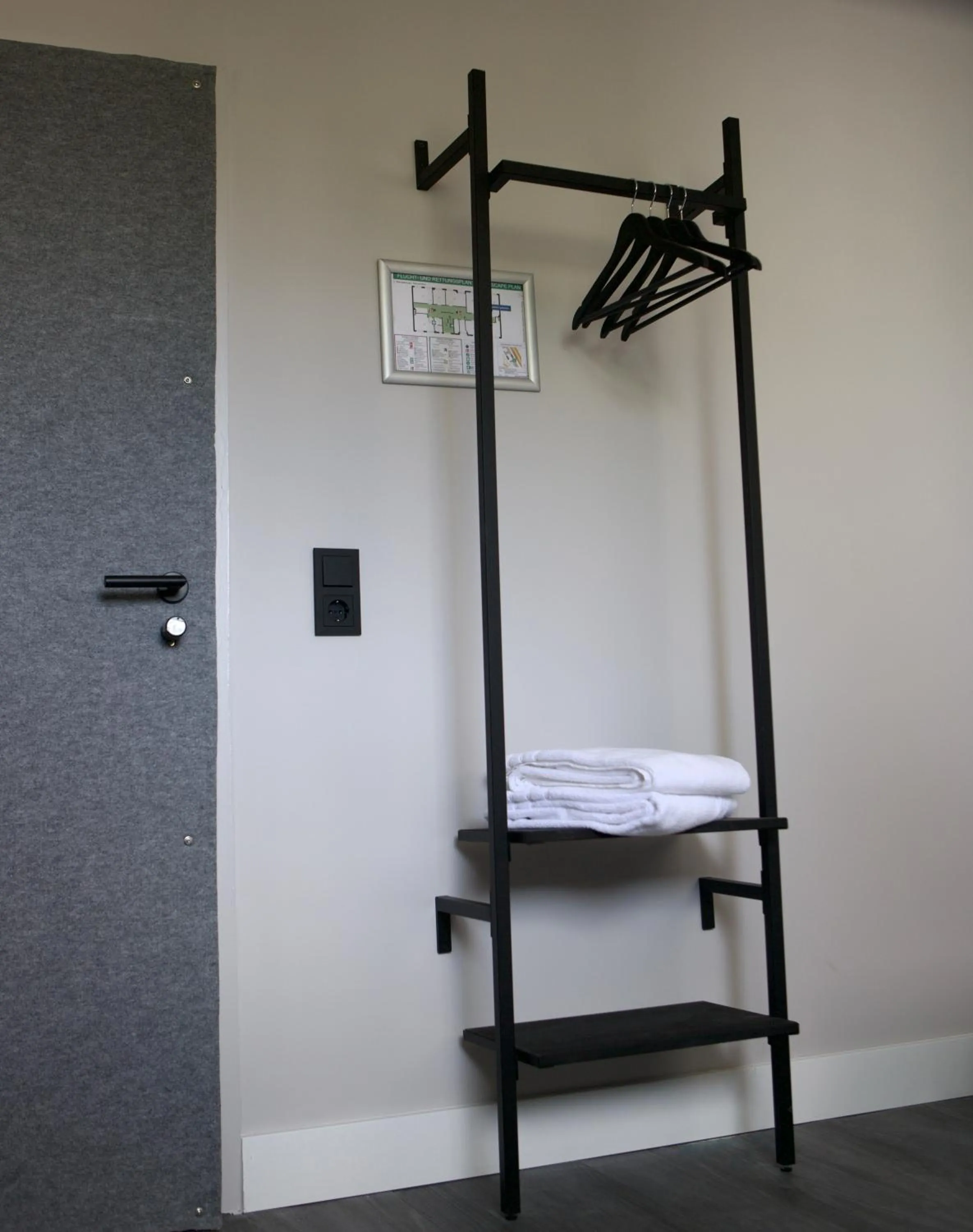 wardrobe in CitySurfer44