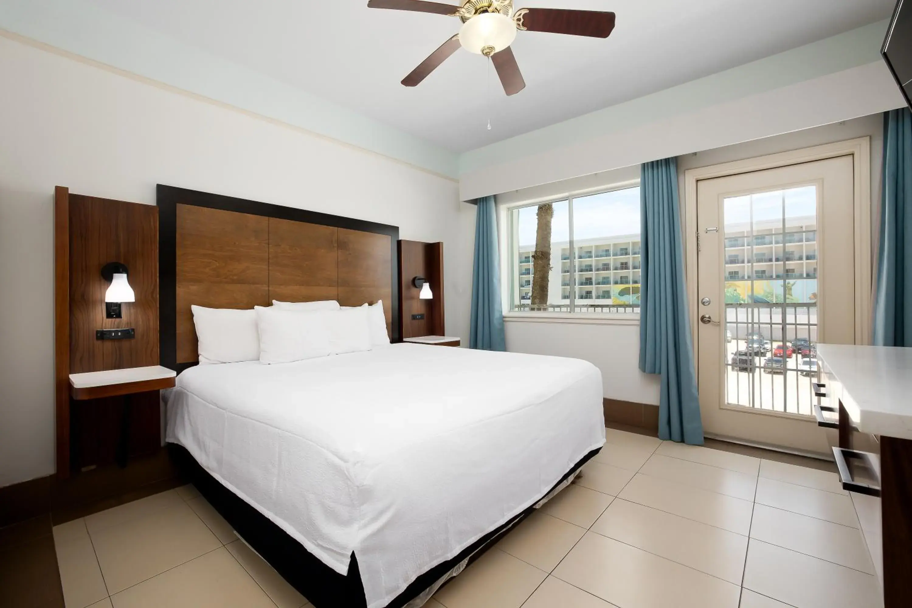 Bedroom, Bed in Sand Rose Beach Resort