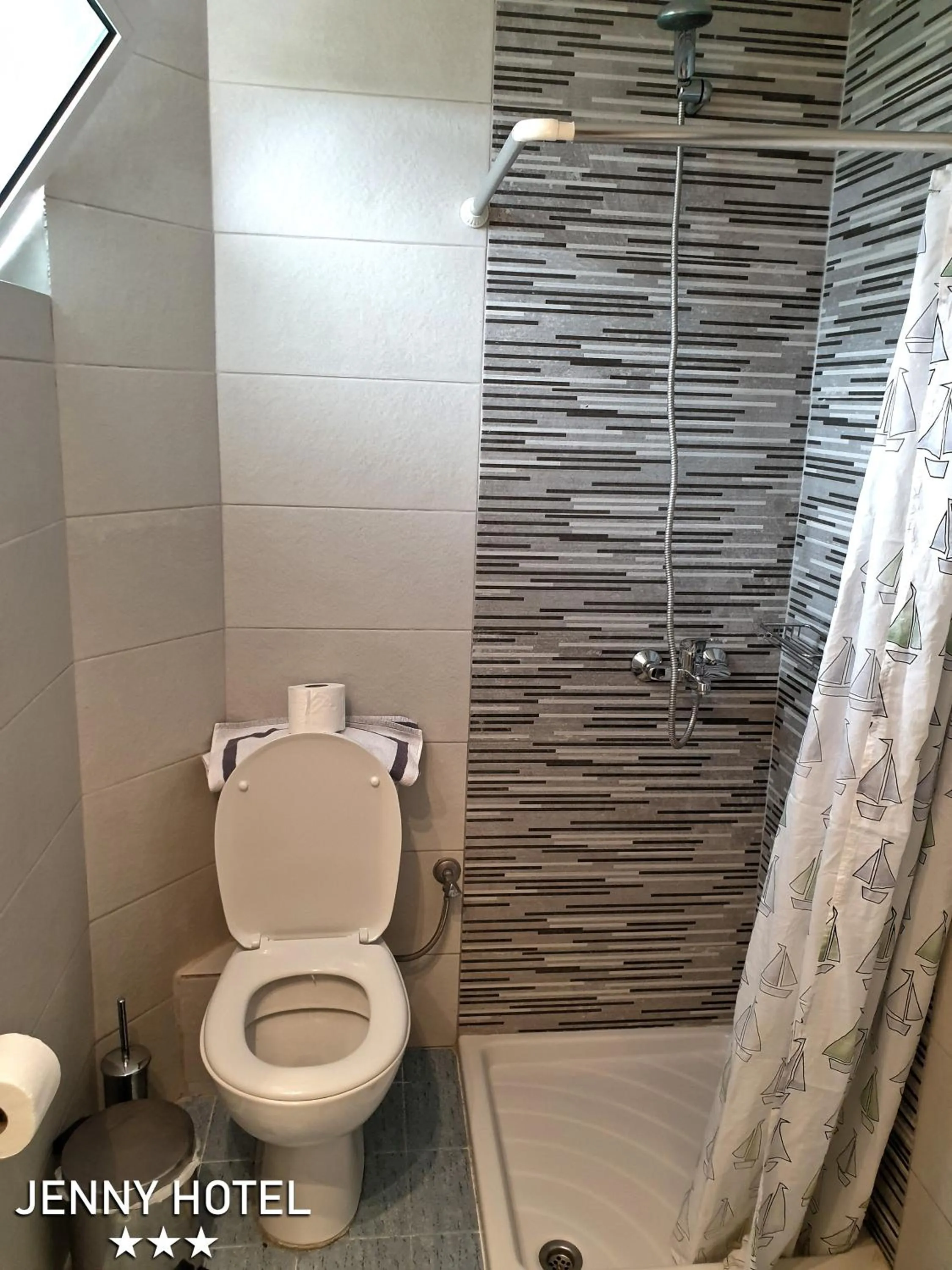 Shower in Jenny Hotel