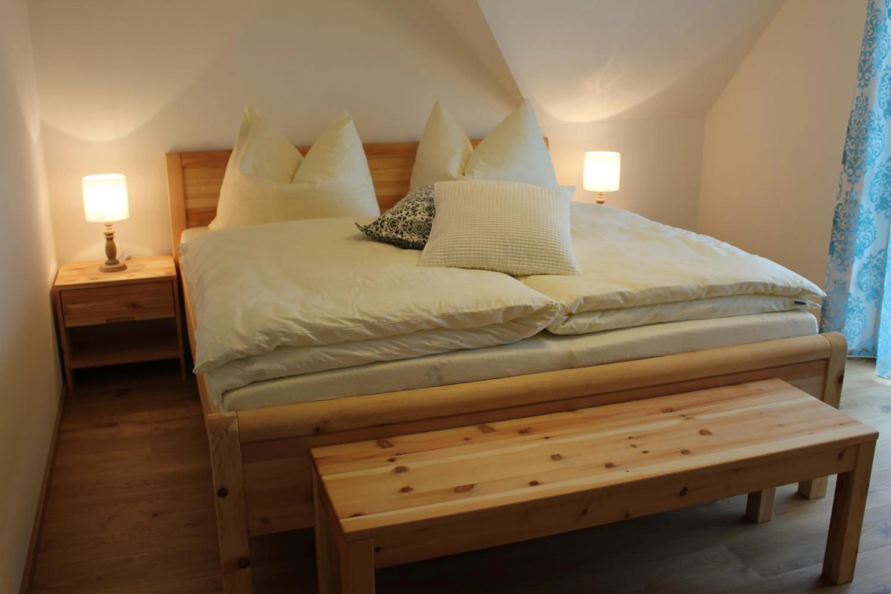 Bedroom, Bed in Weingartenhaus