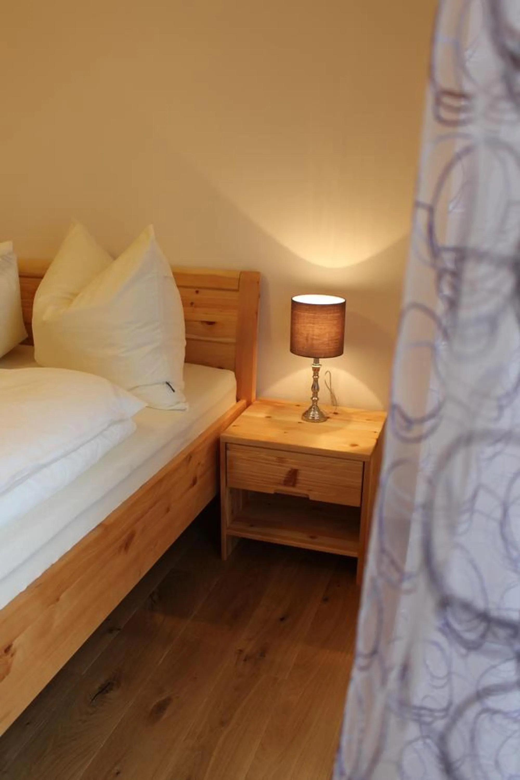 Bedroom, Bed in Weingartenhaus