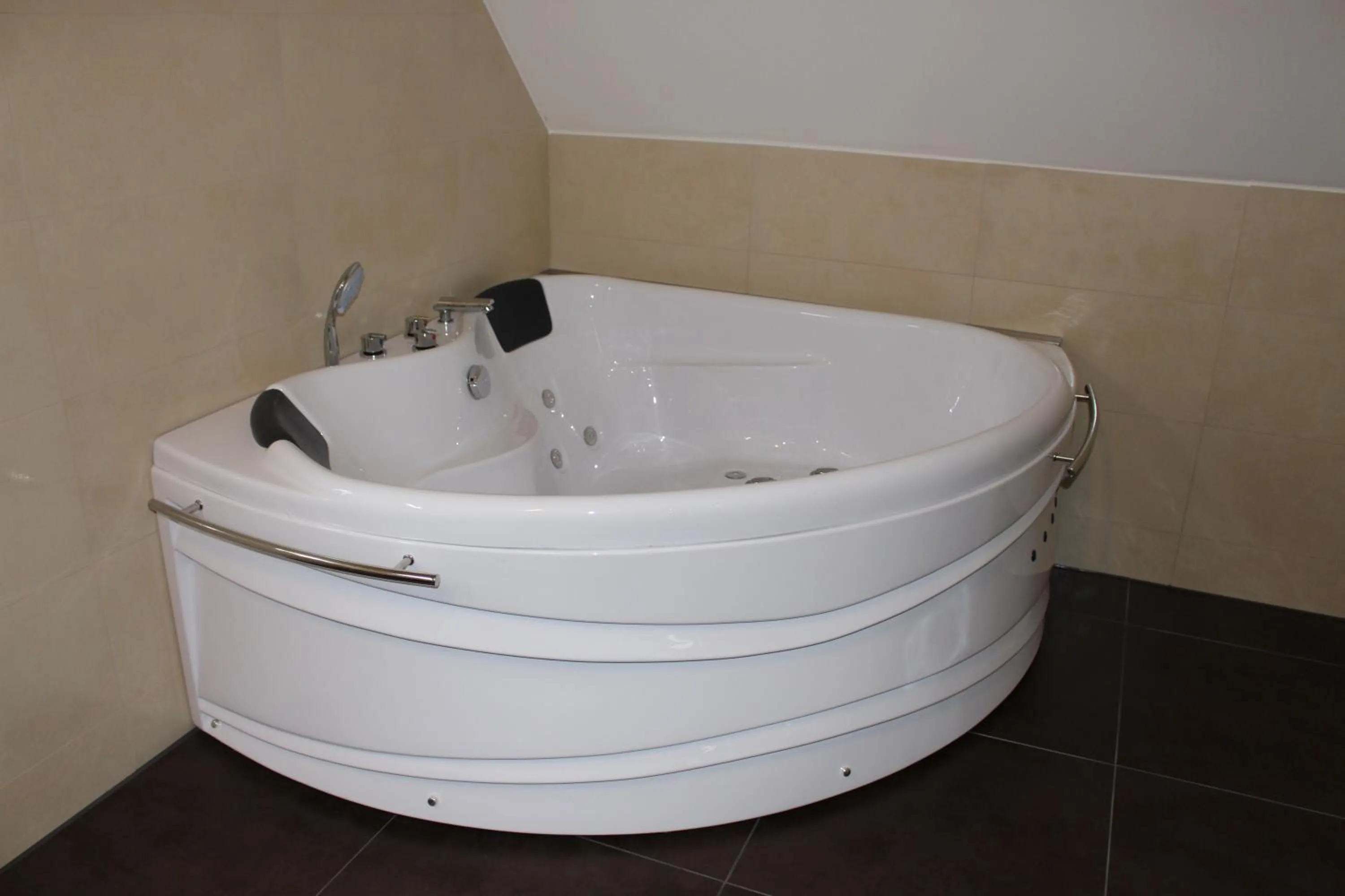 Hot Tub in Weingartenhaus
