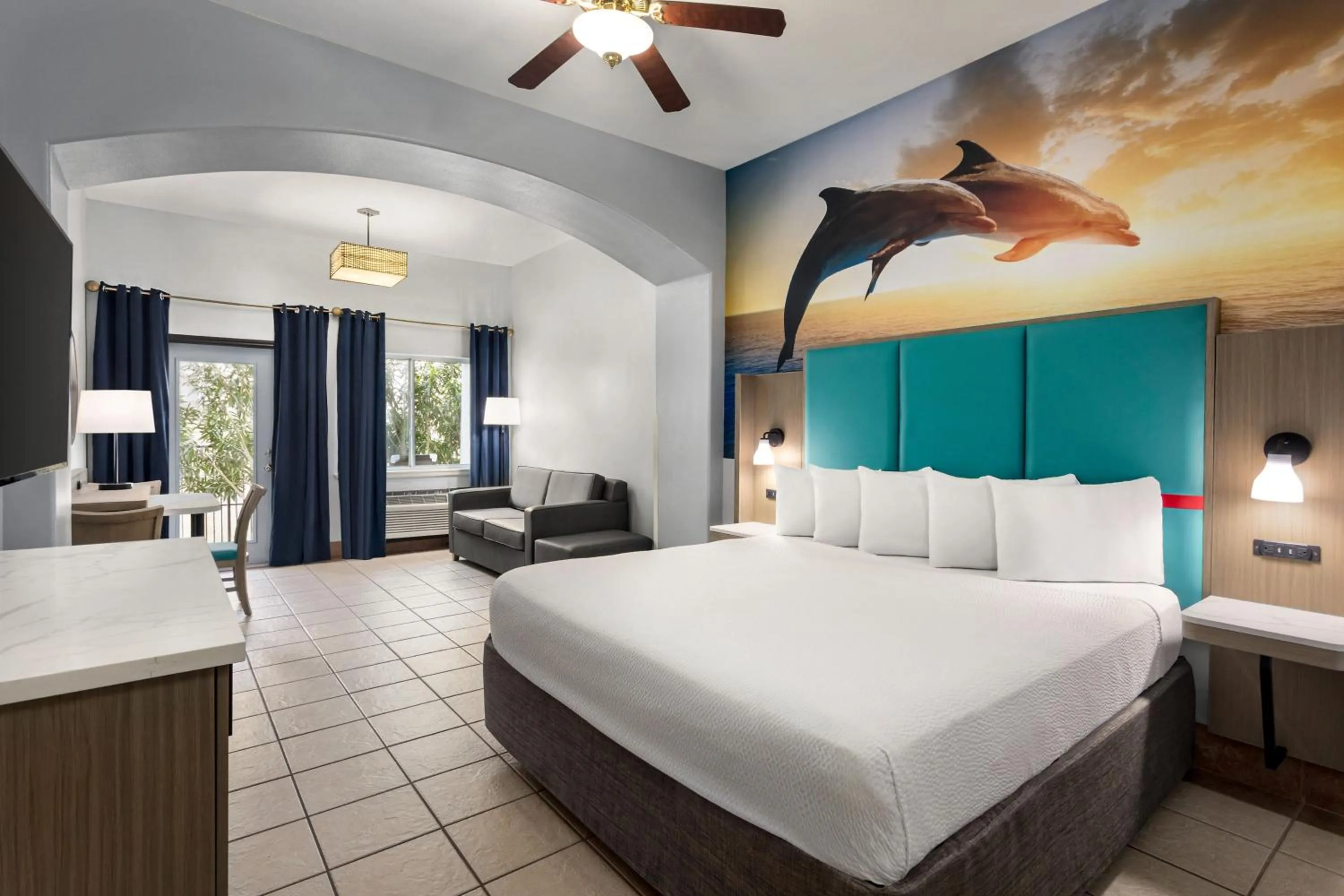 Breakfast, Bed in La Copa Inn Beach Hotel