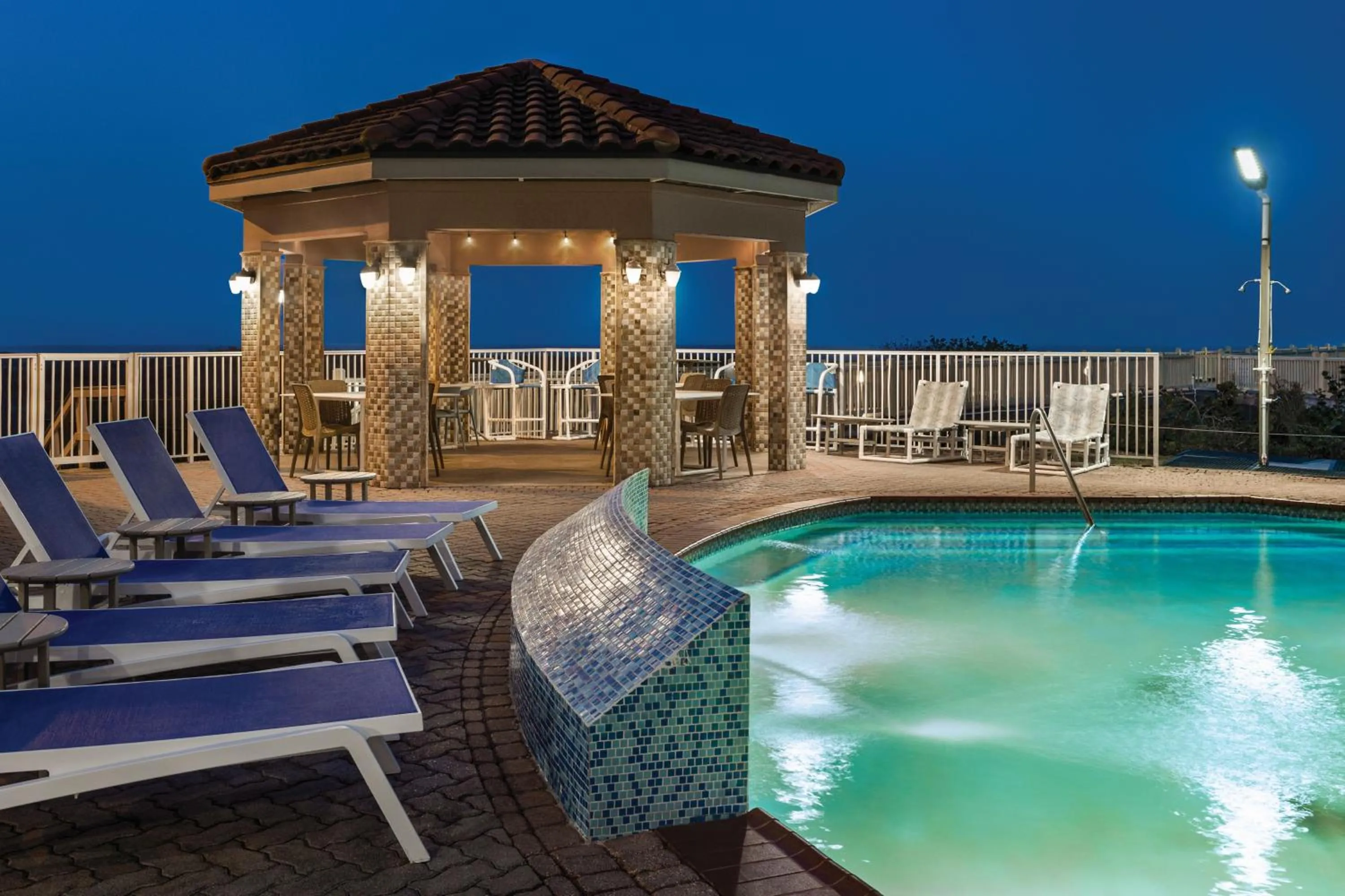 Food and drinks in La Copa Inn Beach Hotel