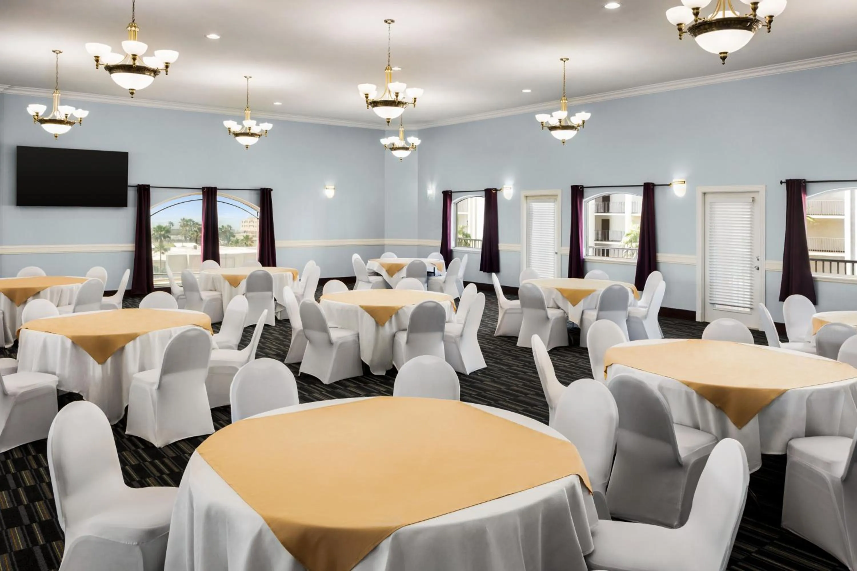 Banquet/Function facilities in La Copa Inn Beach Hotel
