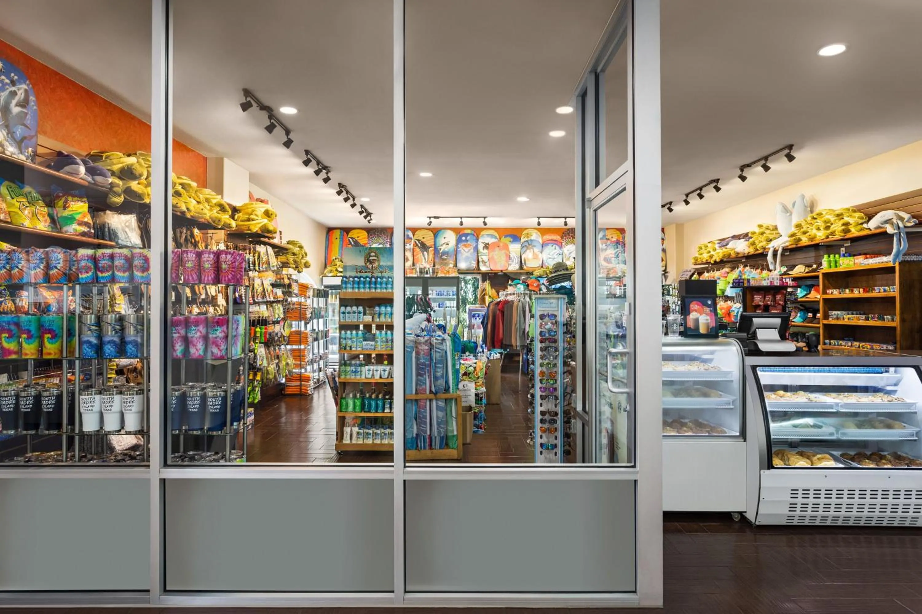 On-site shops in La Copa Inn Beach Hotel