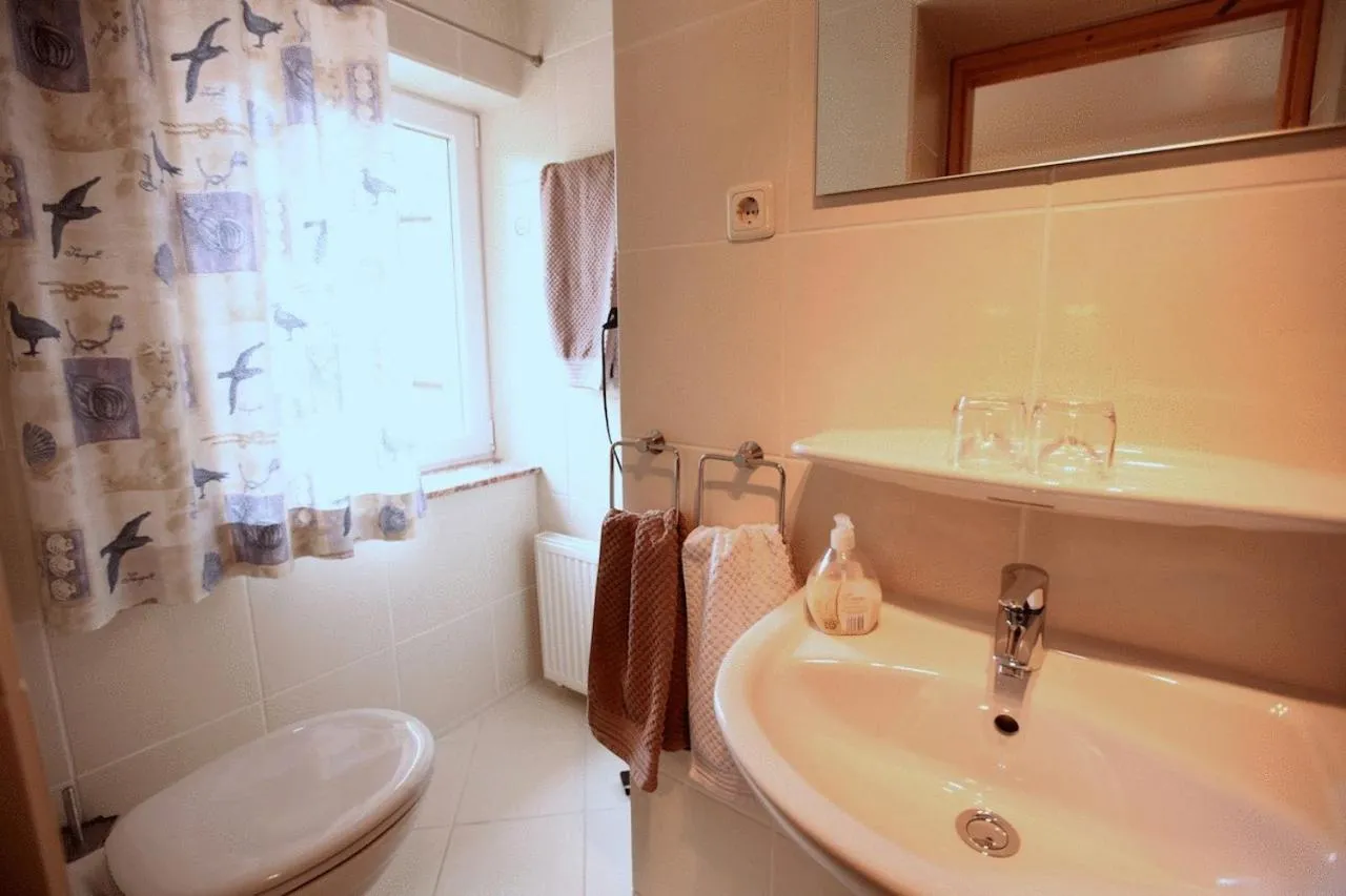 Bathroom in Gelber Löwe B&B Nichtraucherhotel