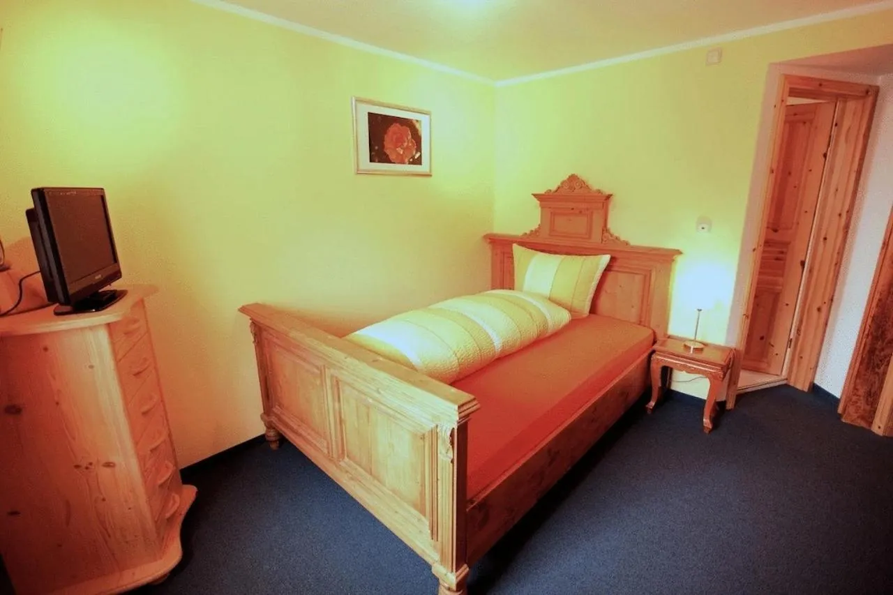 Bed in Gelber Löwe B&B Nichtraucherhotel