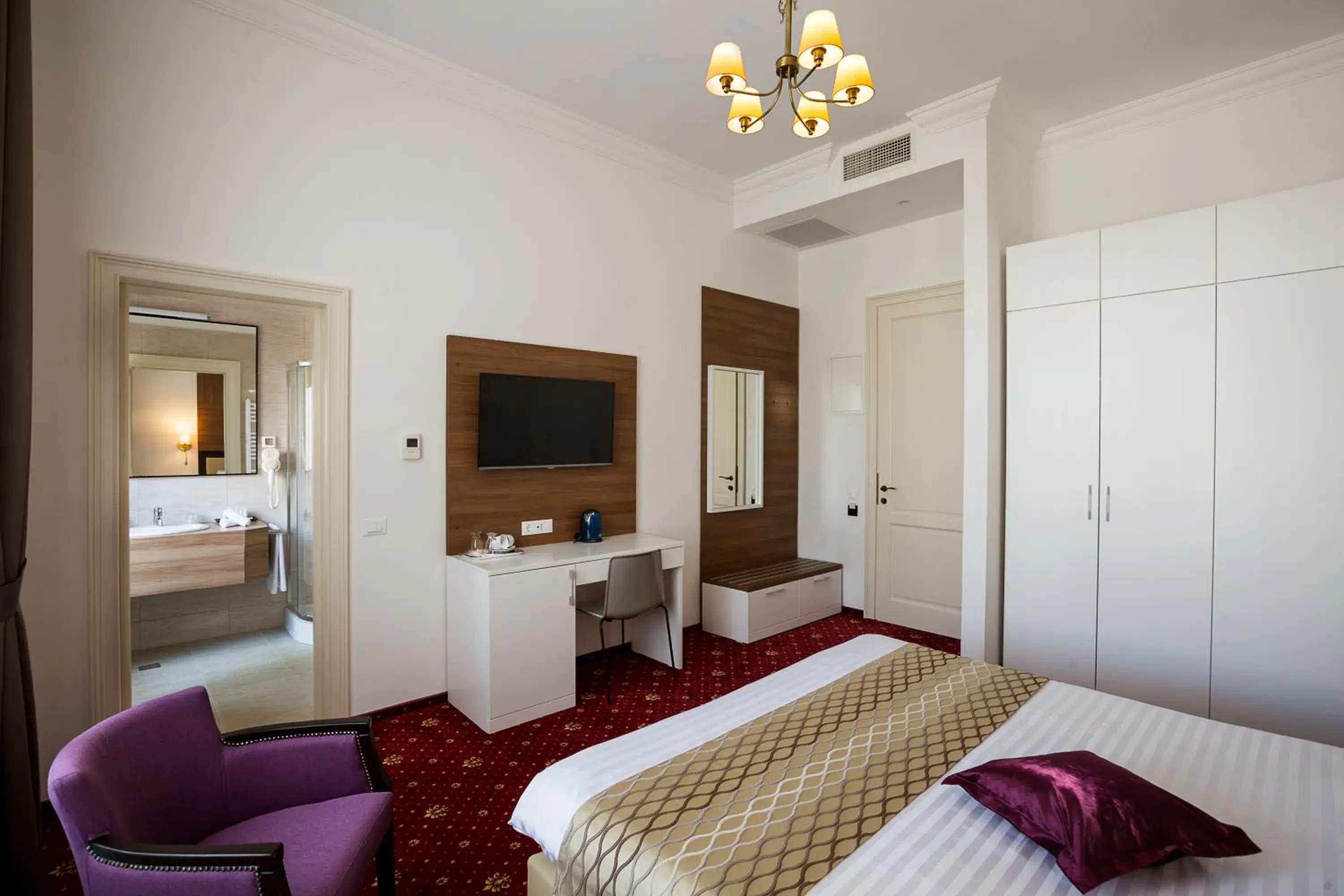 Budget Single Room - single occupancy in Hotel Saint Germain Budget Single Room - single occupancy in Hotel Saint Germain