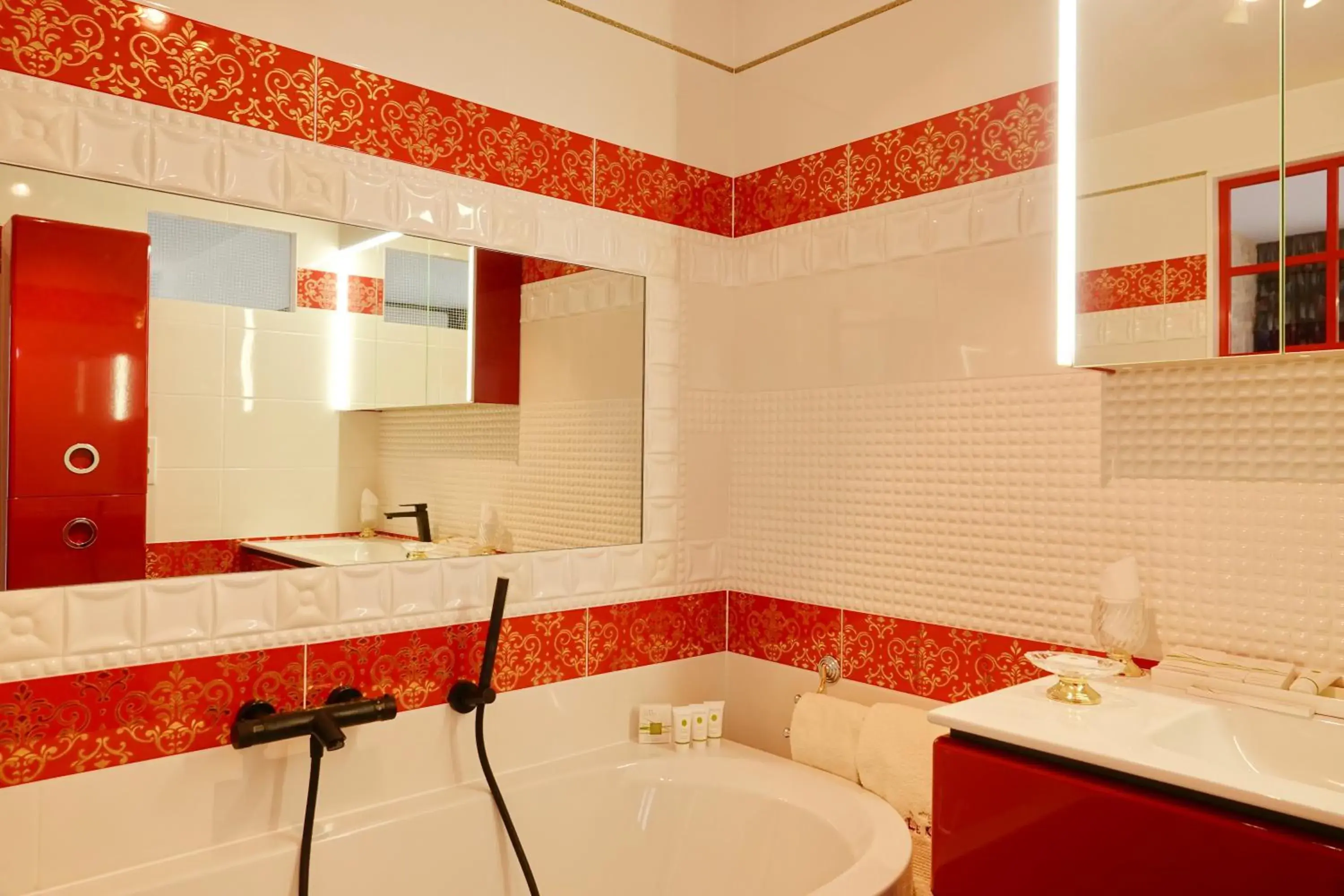 Bathroom in Hôtel Le Cep & Spa Bathroom in Hôtel Le Cep & Spa