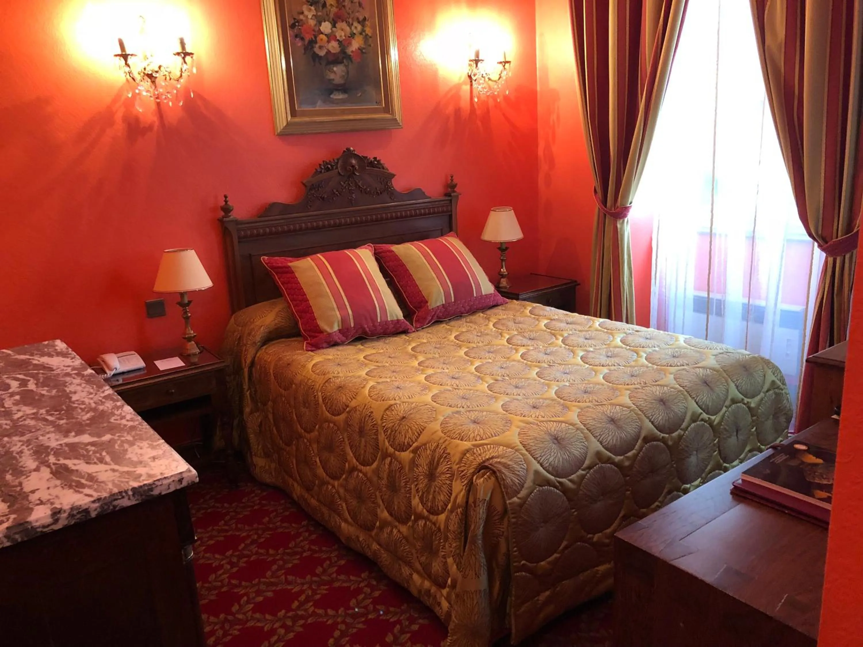 Bedroom, Bed in Hôtel Le Cep & Spa