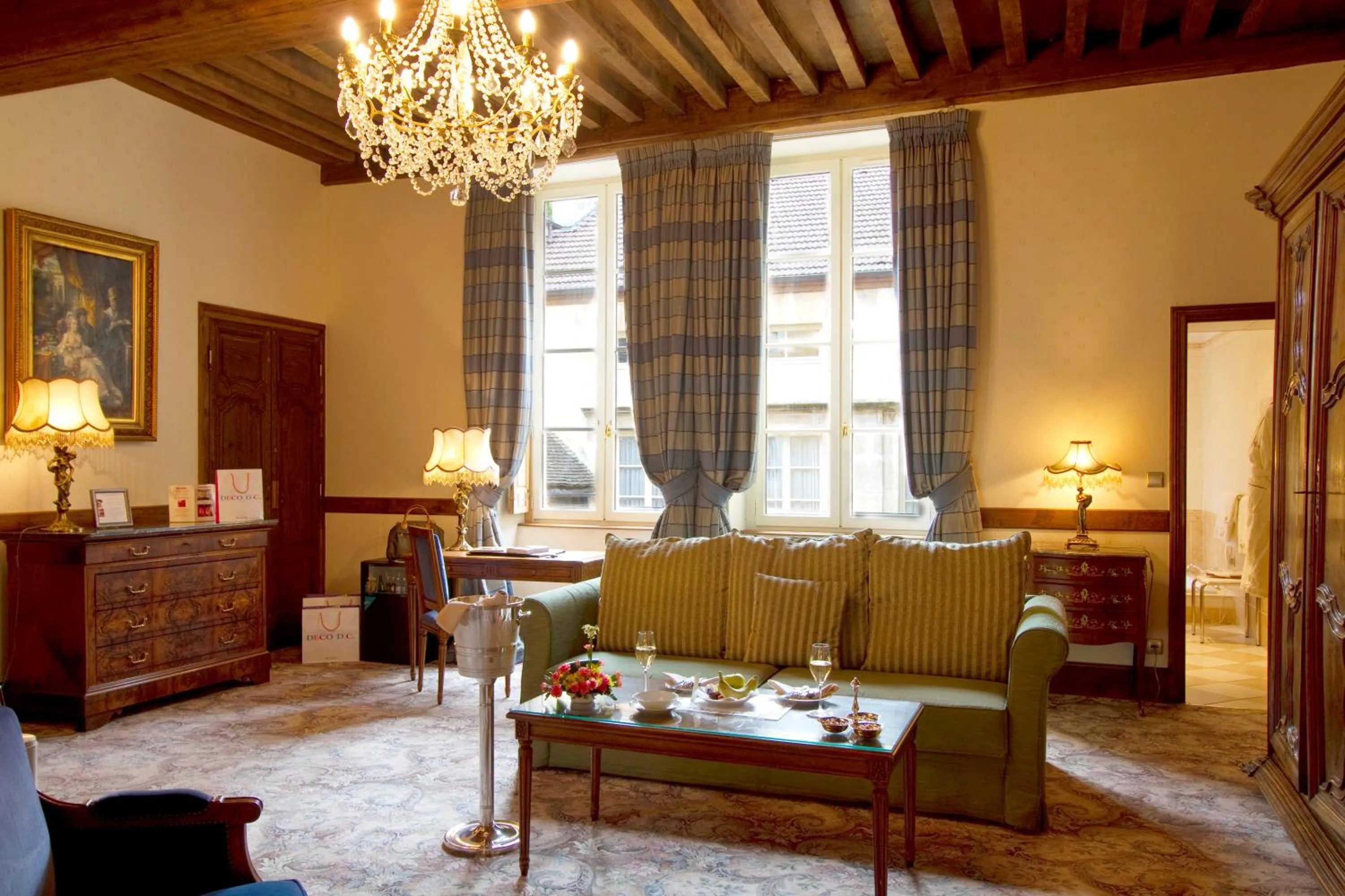 Seating area in Hôtel Le Cep & Spa