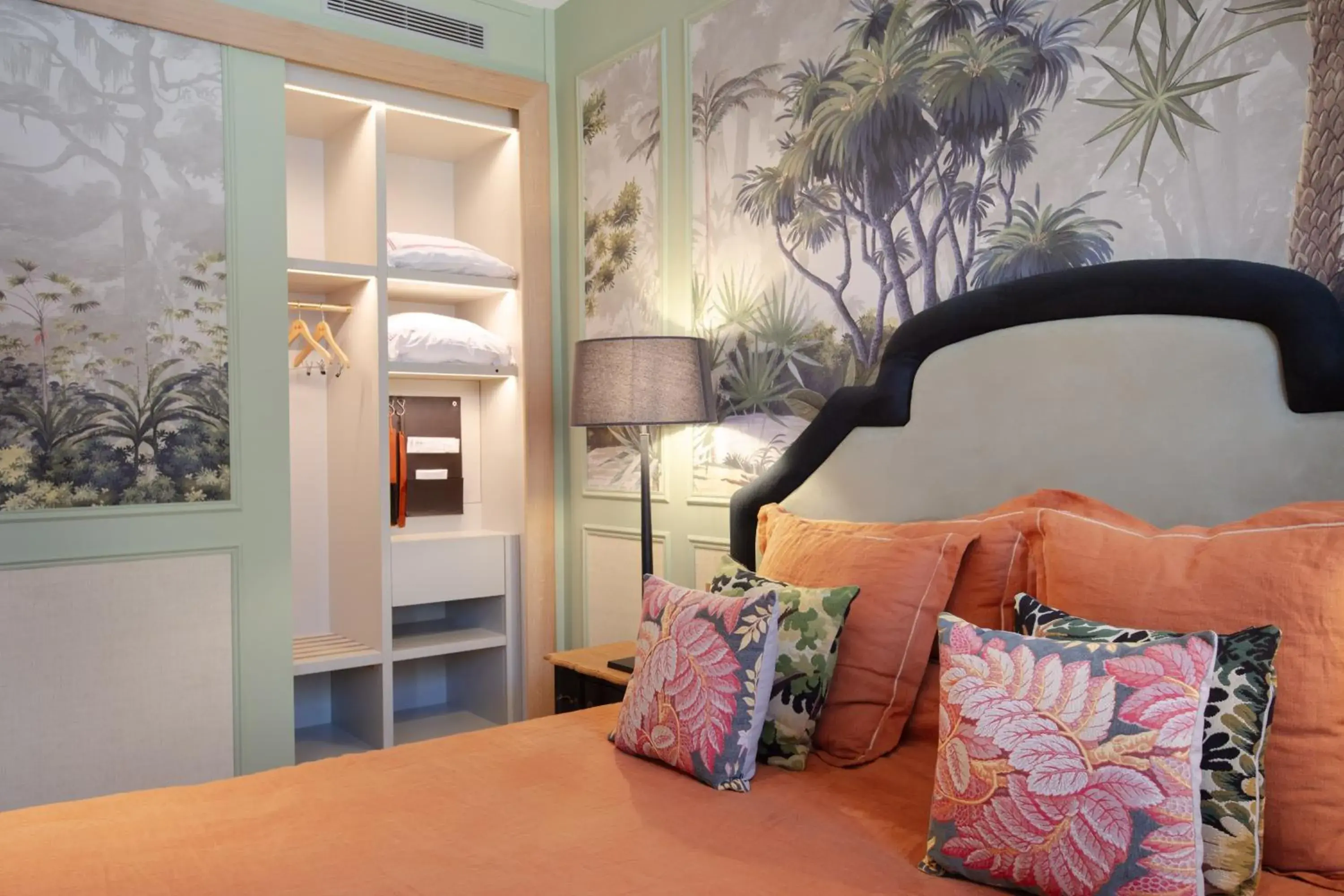 Bedroom, Bed in Hôtel Le Cep & Spa Bedroom, Bed in Hôtel Le Cep & Spa