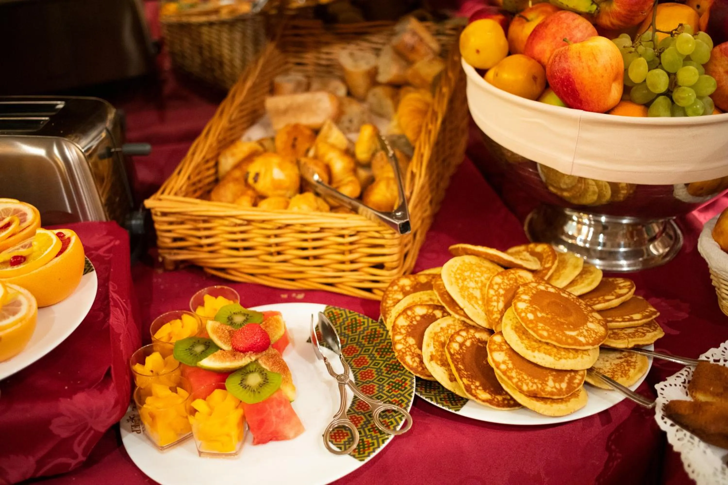 Buffet breakfast in Hôtel Le Cep & Spa