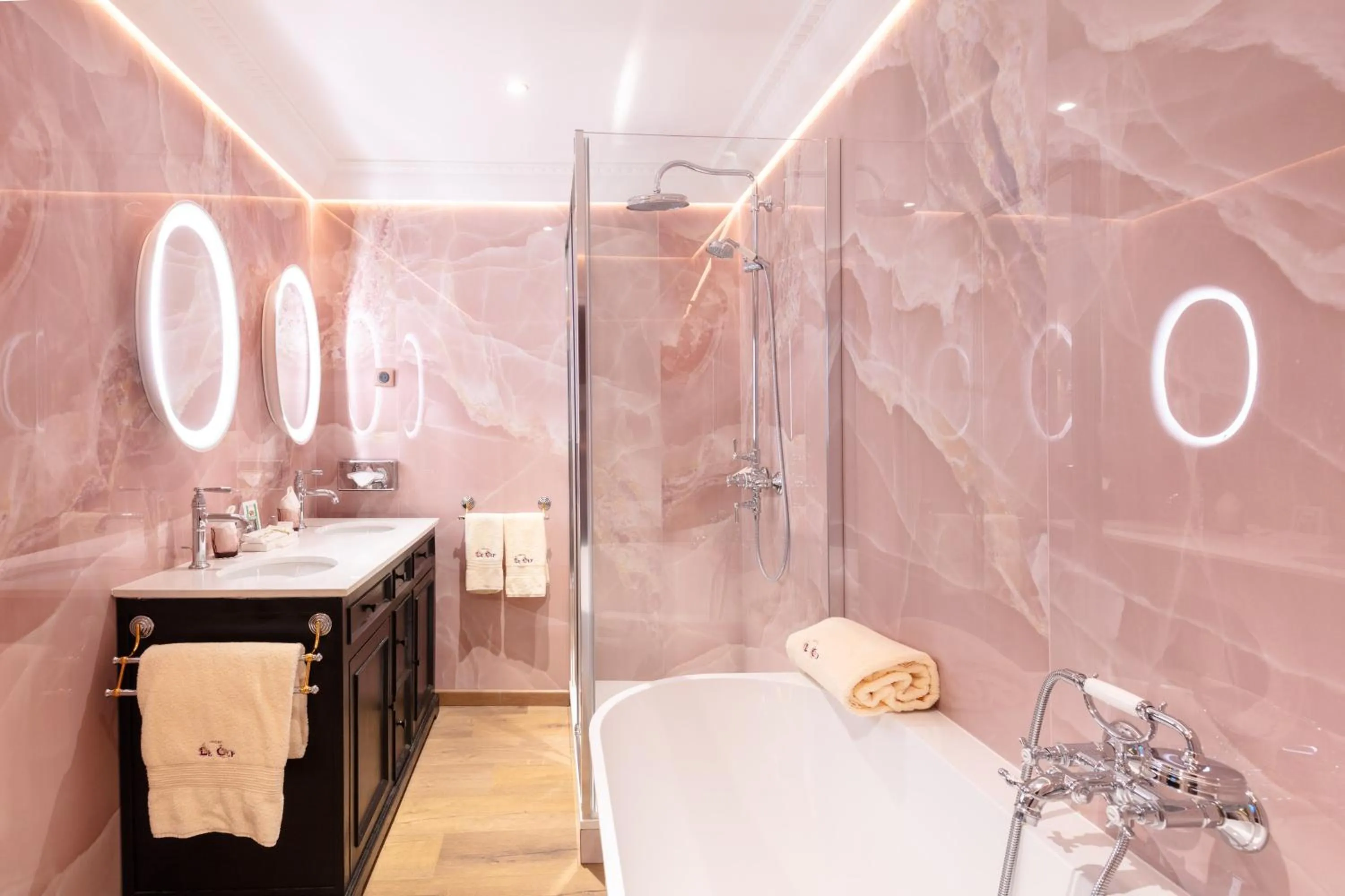 Bathroom in Hôtel Le Cep & Spa