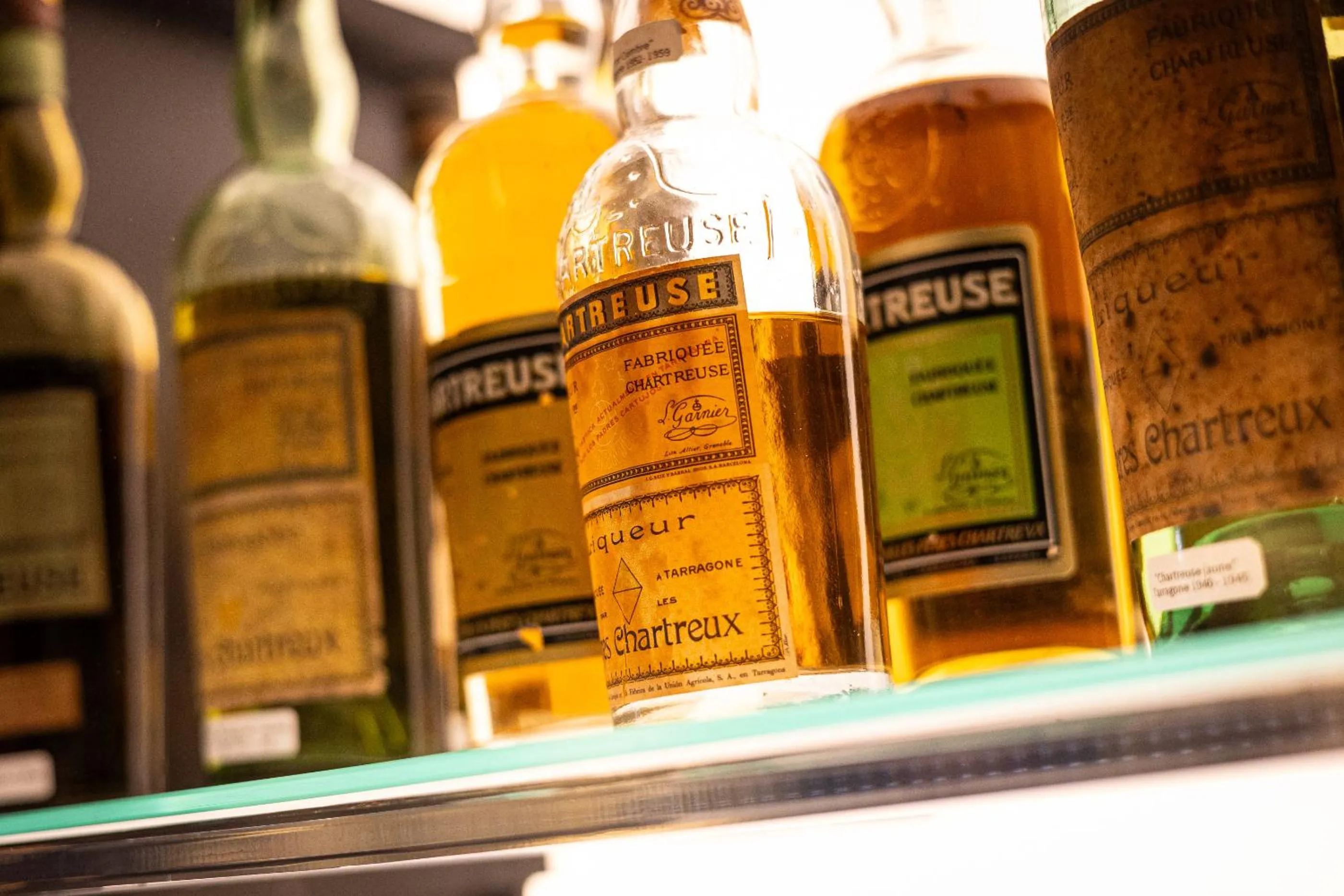 Lounge or bar in Hôtel Le Cep & Spa