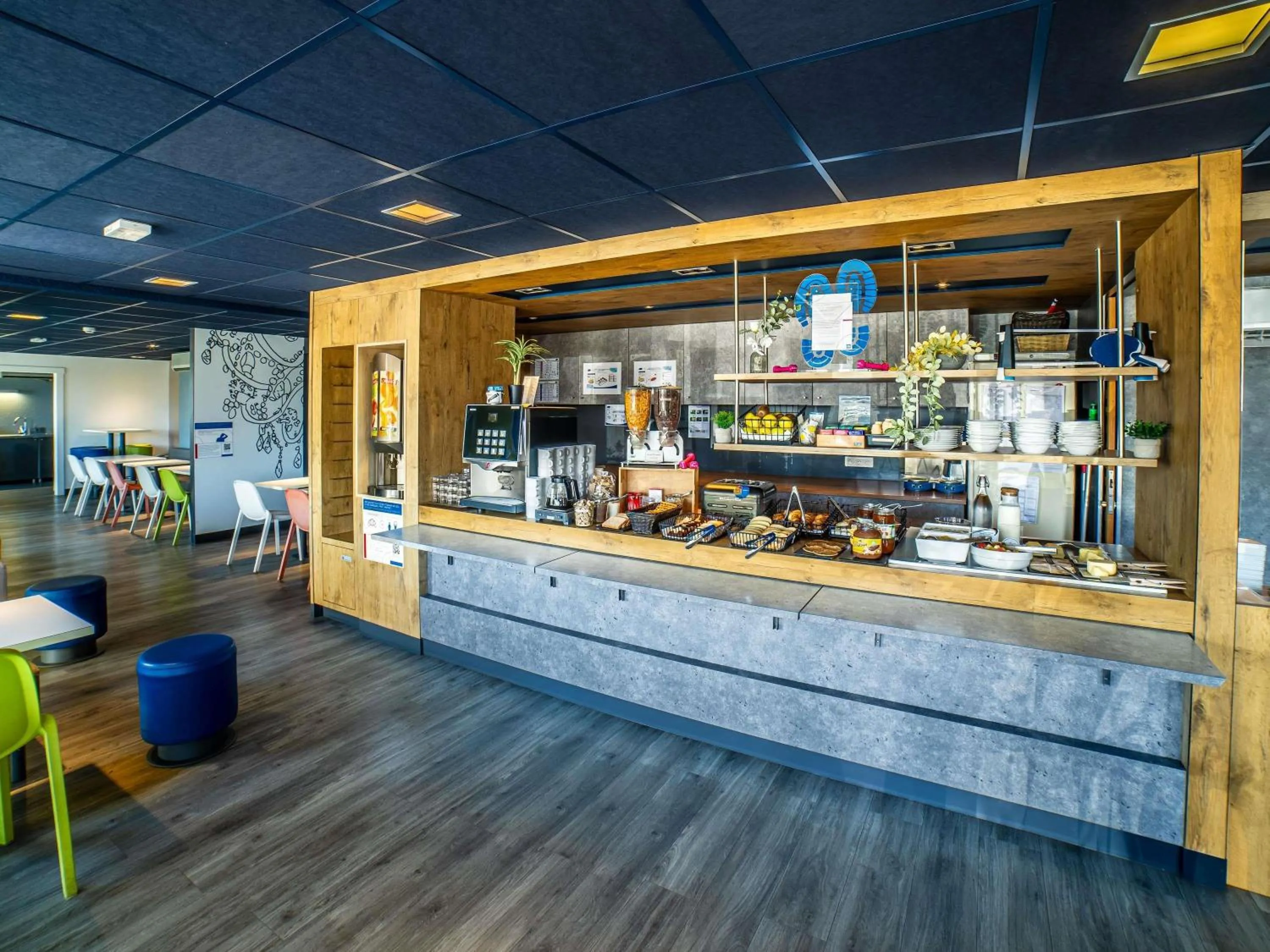 Breakfast in ibis budget La Roche Sur Yon Vendespace