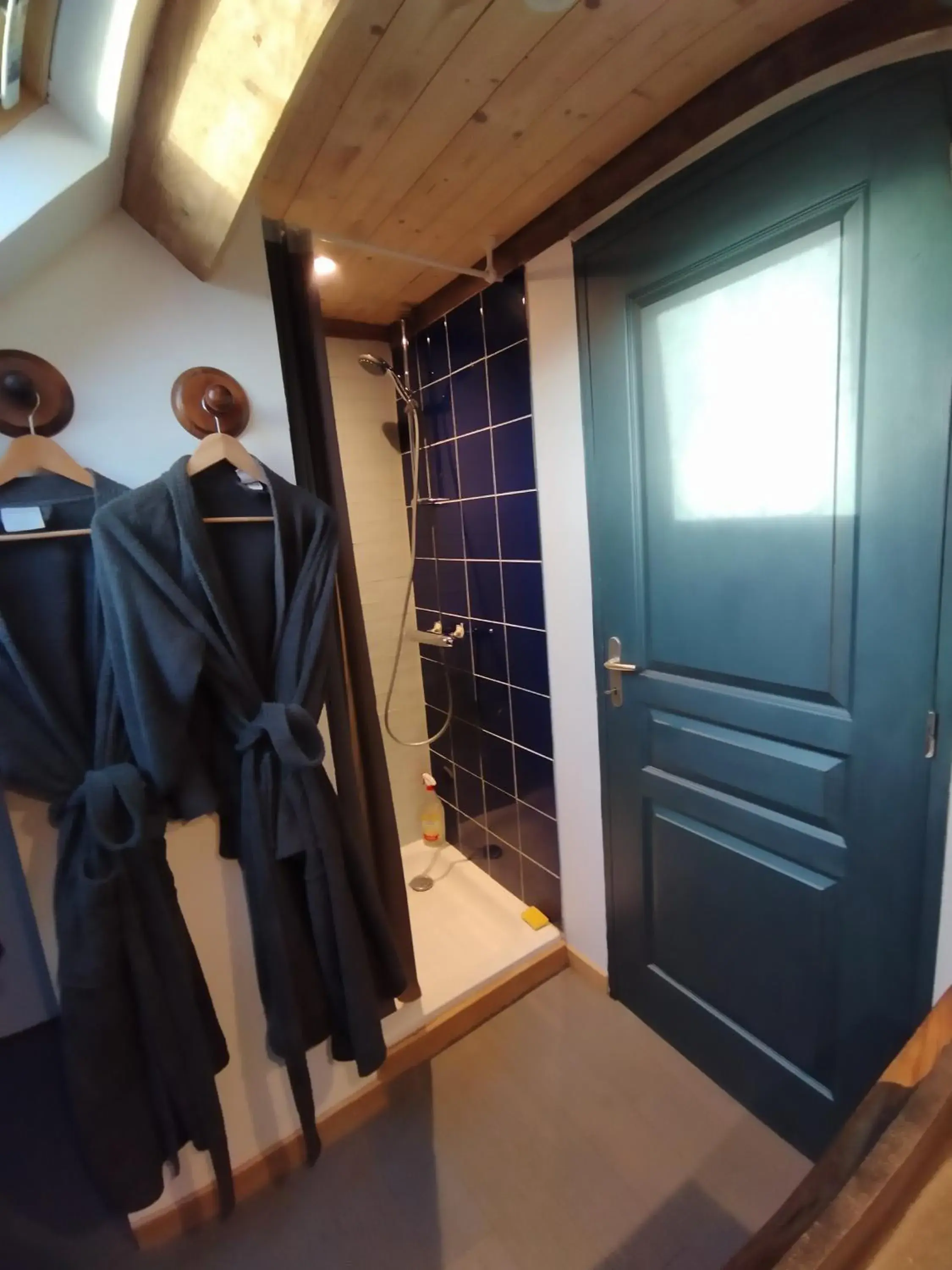 Deluxe Double Room (2 Adults + 1 Child) in Chambres d'hôtes du chemin de la maison blanche Deluxe Double Room (2 Adults + 1 Child) in Chambres d'hôtes du chemin de la maison blanche