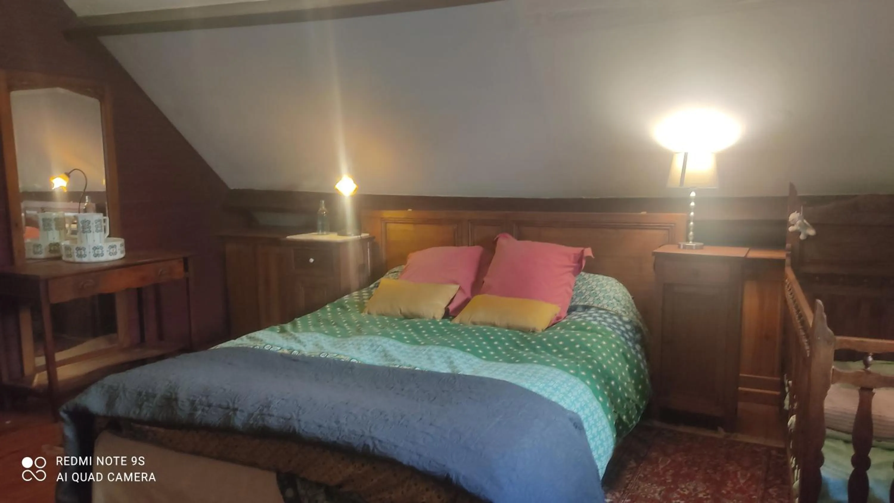 Bed in Chambres d'hôtes du chemin de la maison blanche