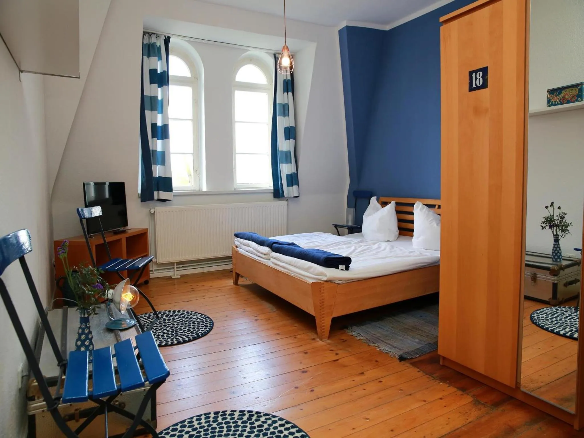 Photo of the whole room, Bed in Gut Boltenhof