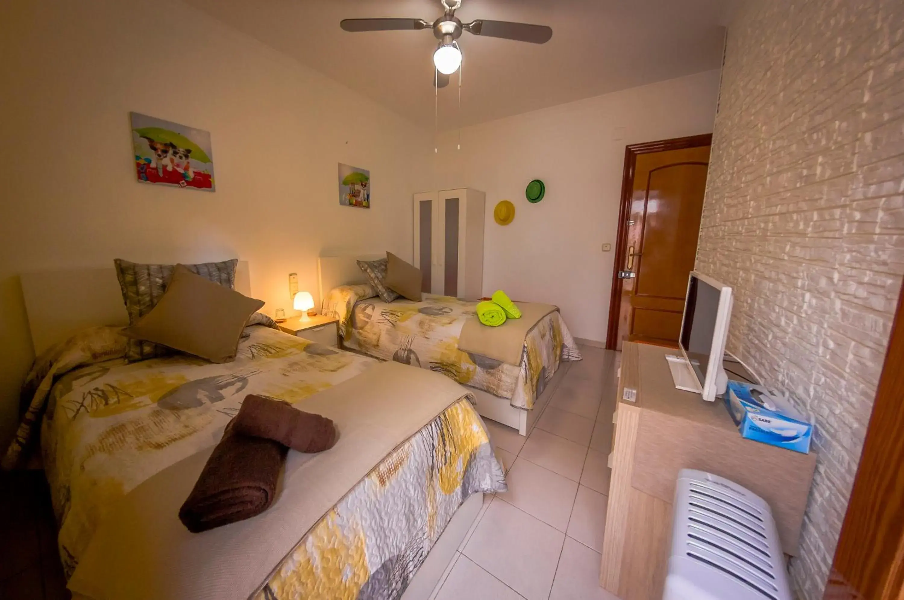 Twin Room - single occupancy in Casa Camino al Castillo Twin Room - single occupancy in Casa Camino al Castillo
