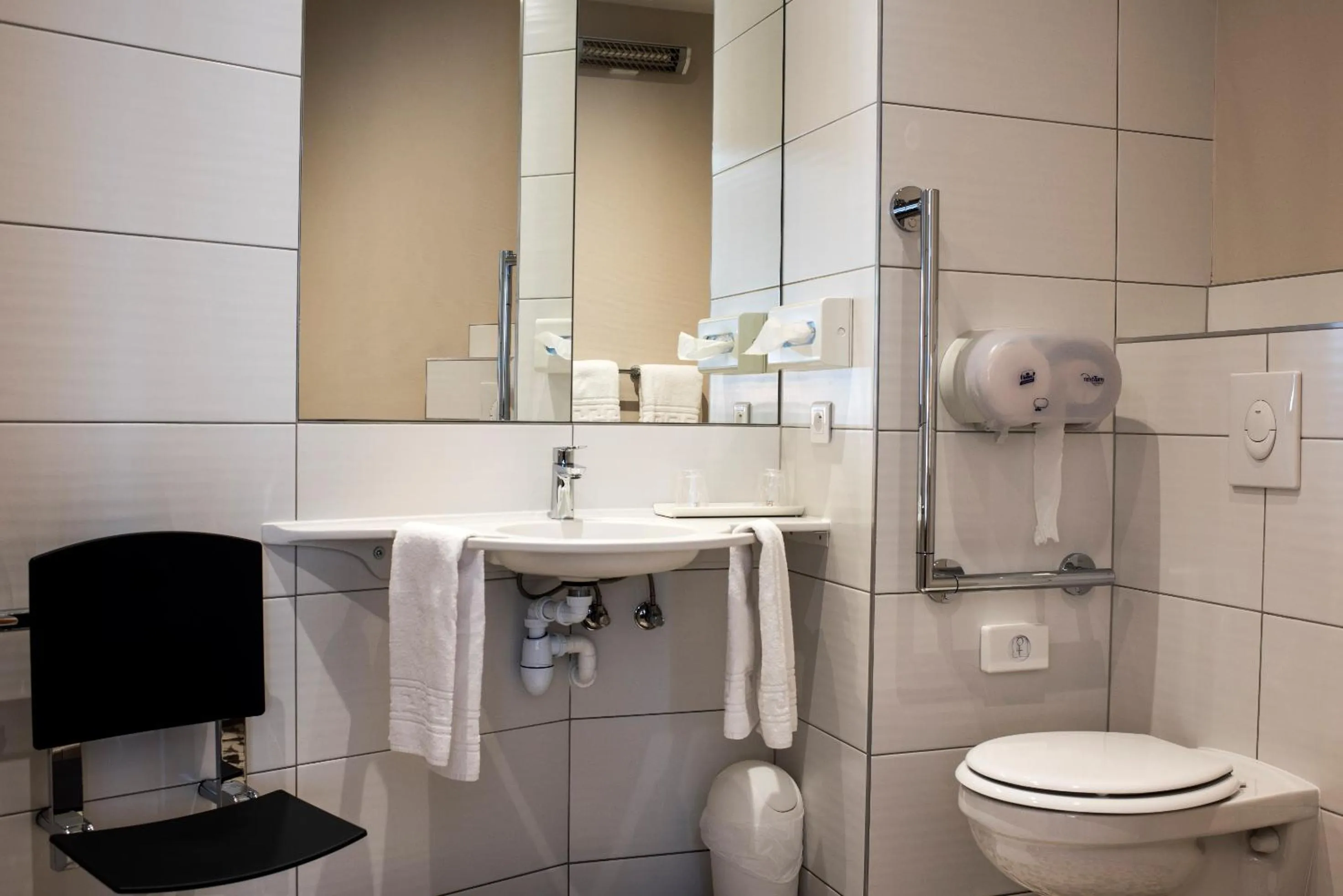 Bathroom in Hotel Restaurant Le Coquelicot