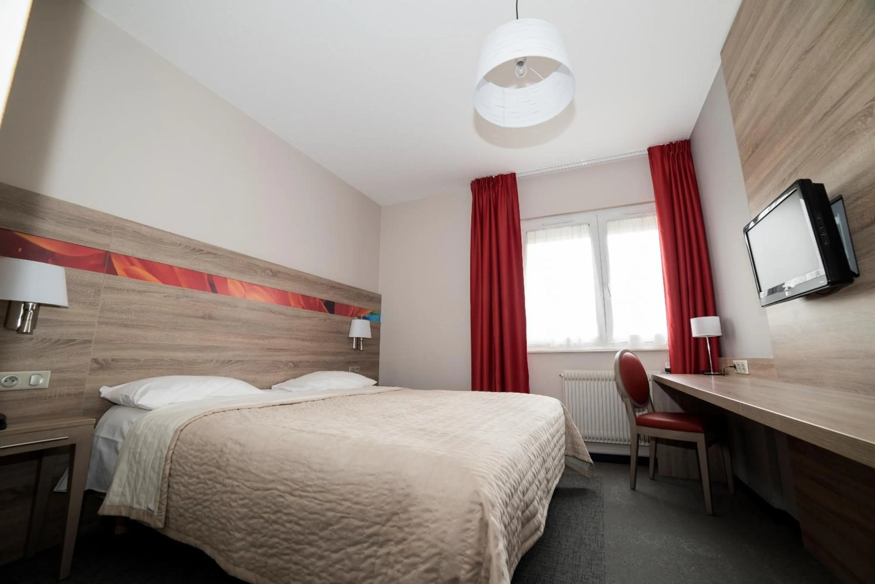 Bedroom, Bed in Hotel Restaurant Le Coquelicot