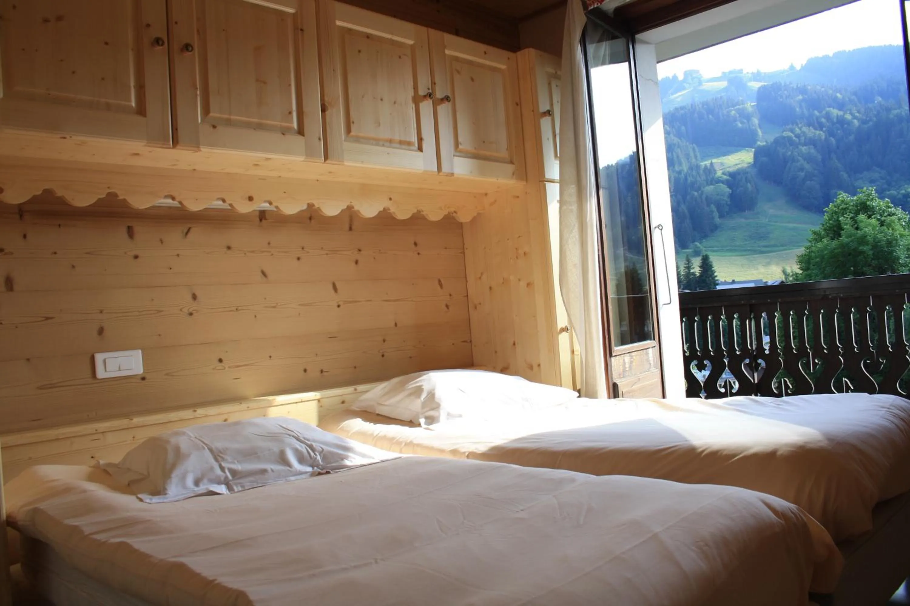 Photo of the whole room, Bed in Hotel Le Grand Tetras