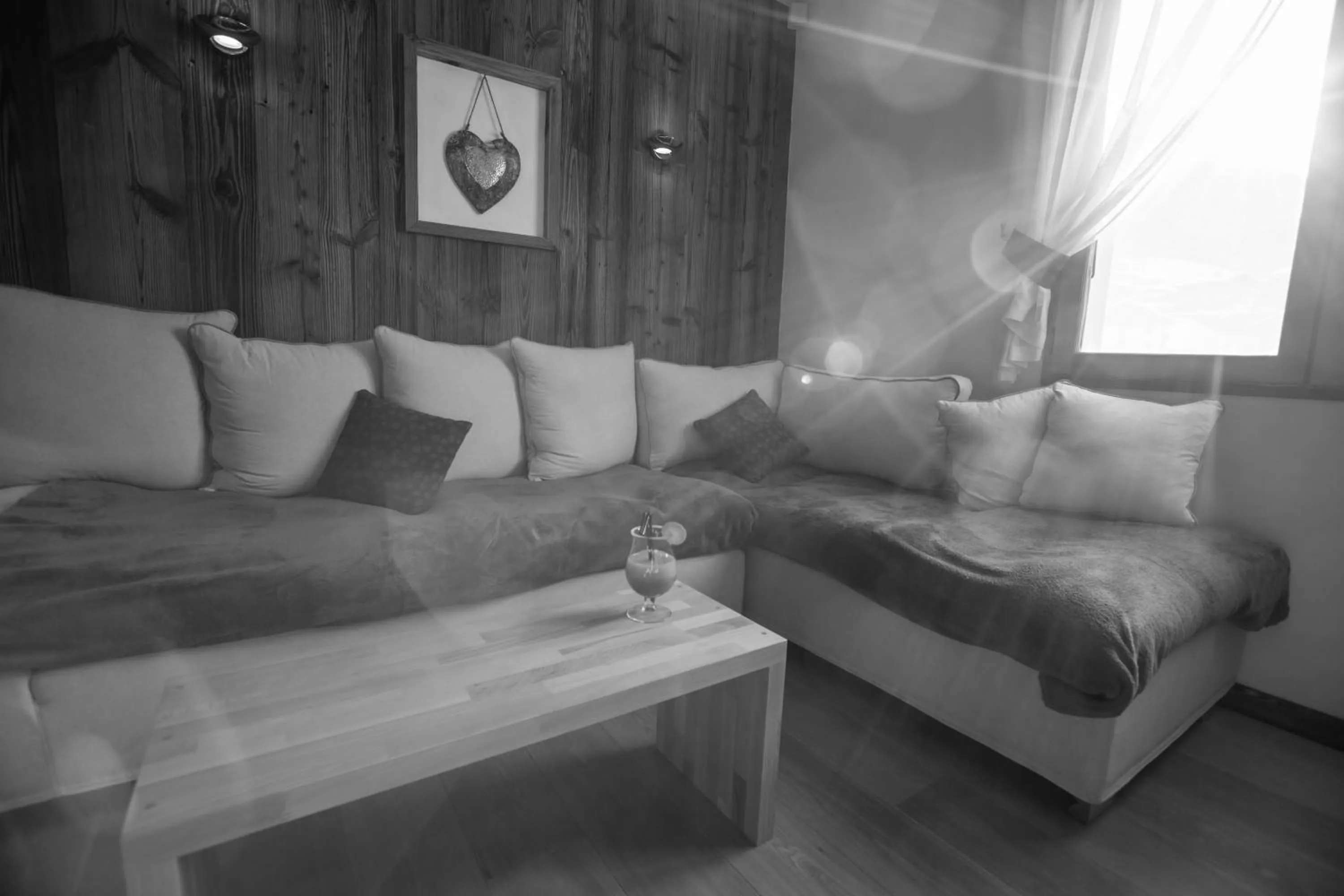 Communal lounge/ TV room in Hotel Le Grand Tetras