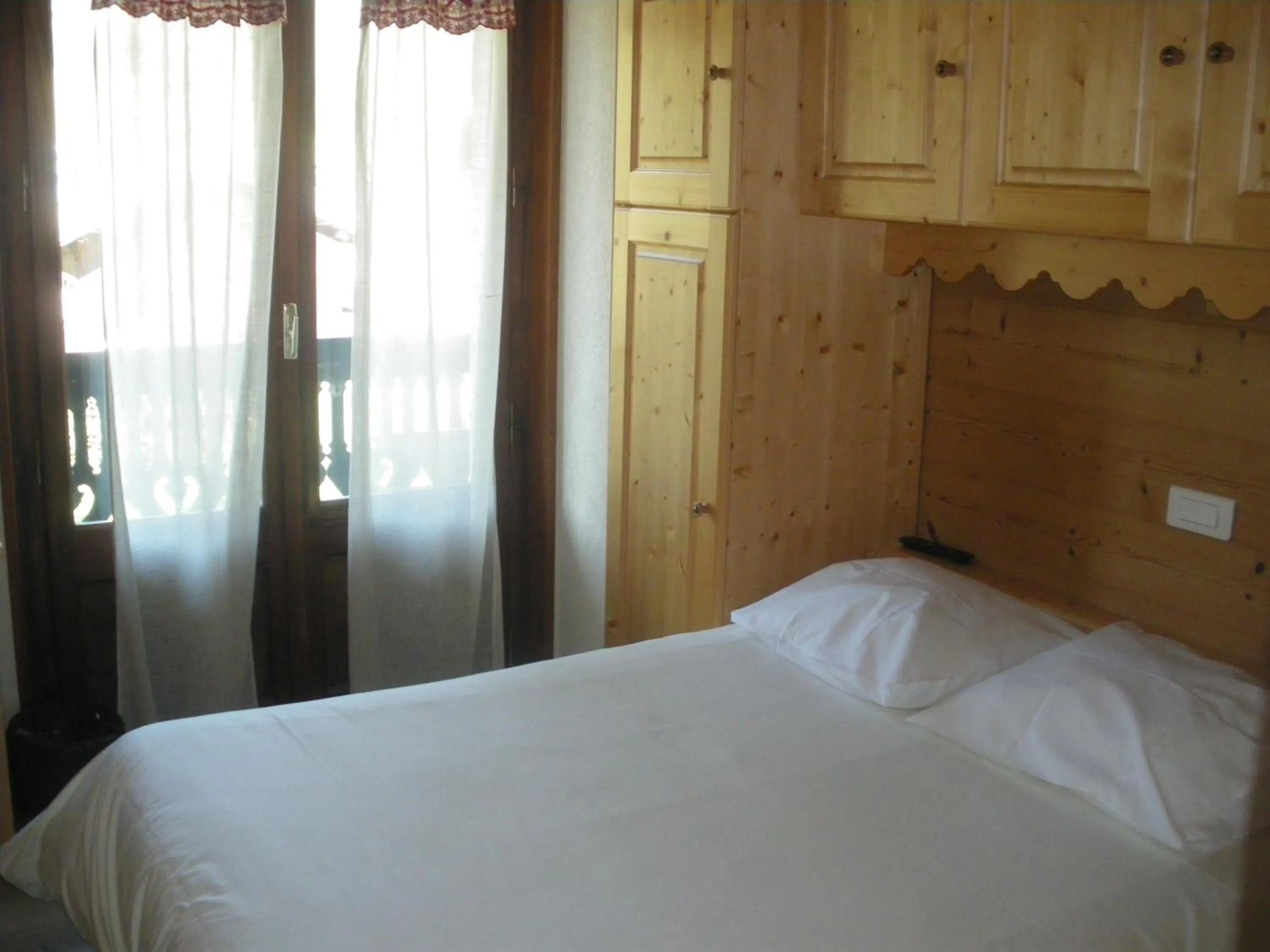 Bedroom, Bed in Hotel Le Grand Tetras
