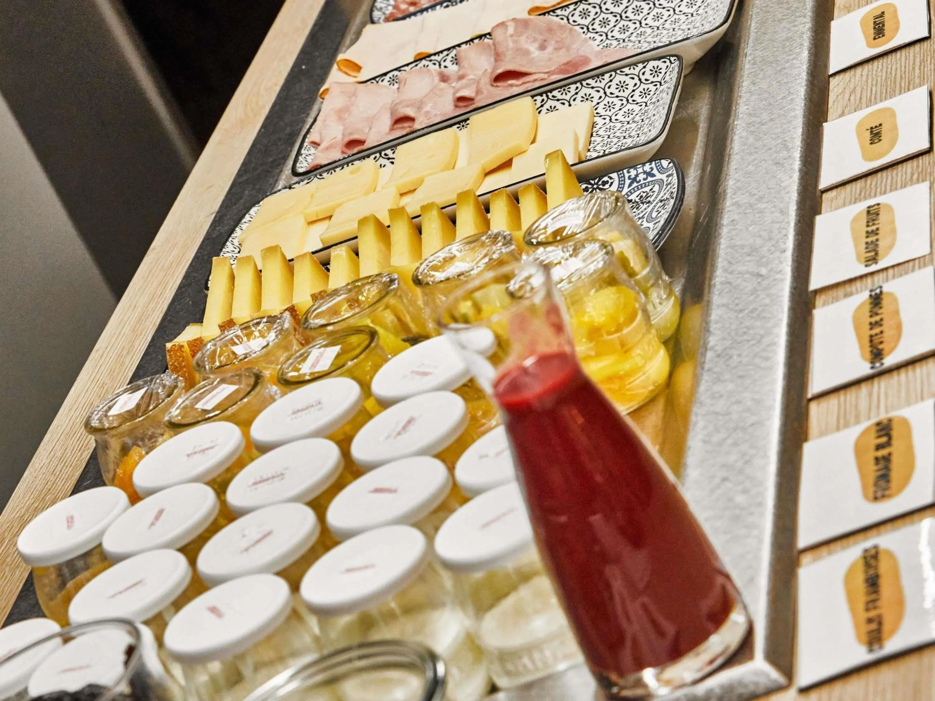 Breakfast in ibis La Roche Sur Yon Vendespace