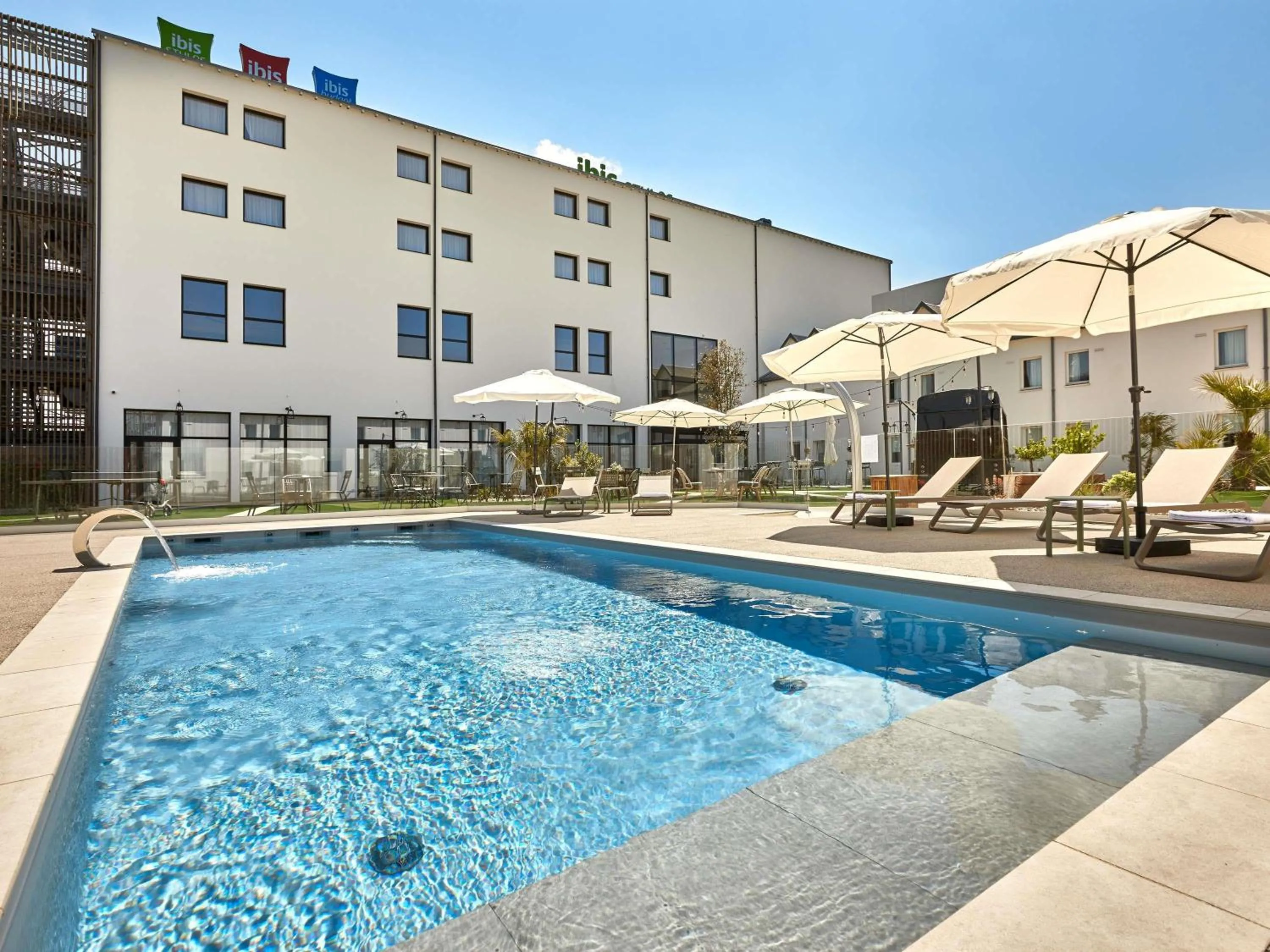 Pool view in ibis La Roche Sur Yon Vendespace