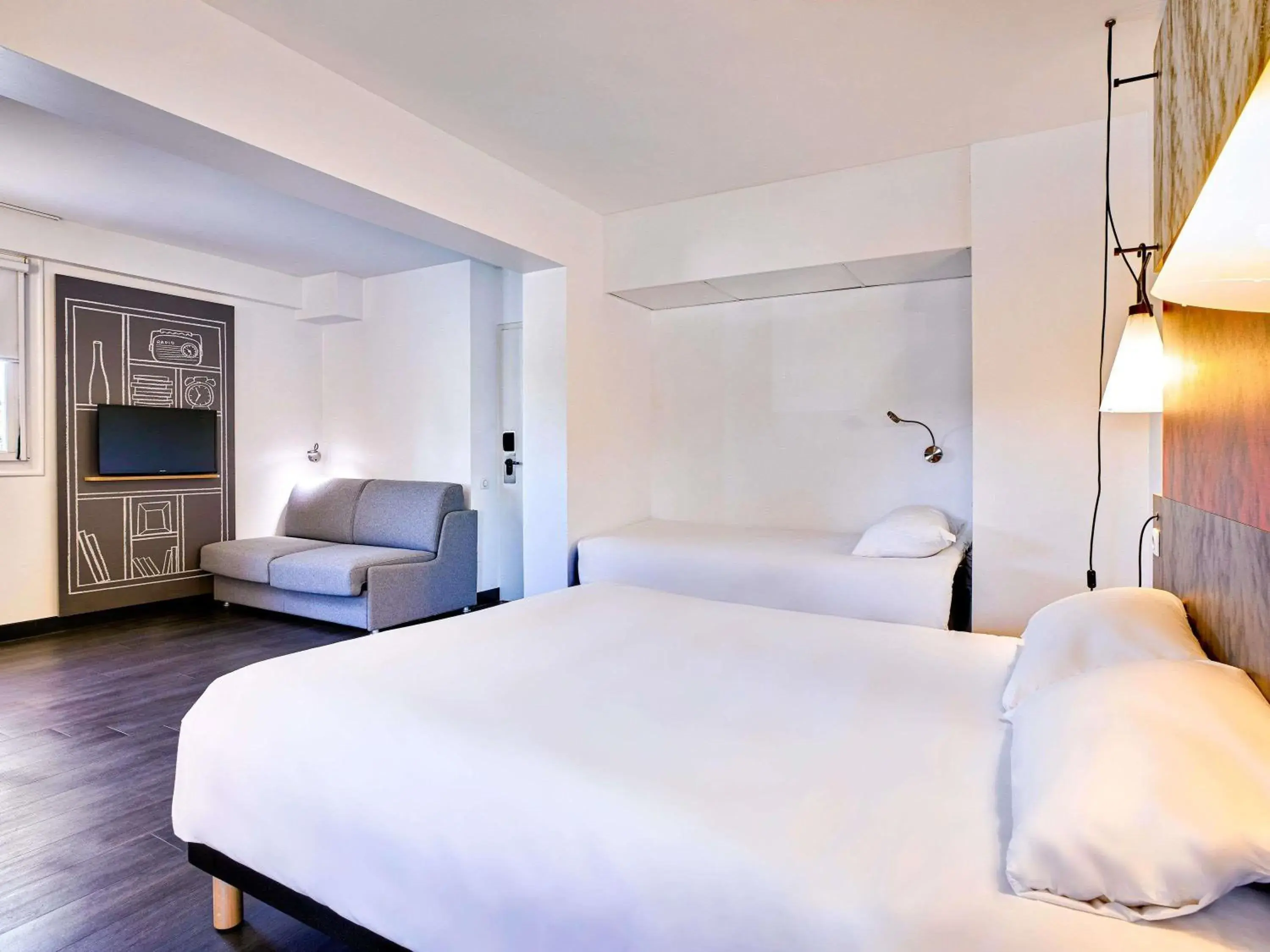 Bedroom, Bed in ibis La Roche Sur Yon Vendespace Bedroom, Bed in ibis La Roche Sur Yon Vendespace