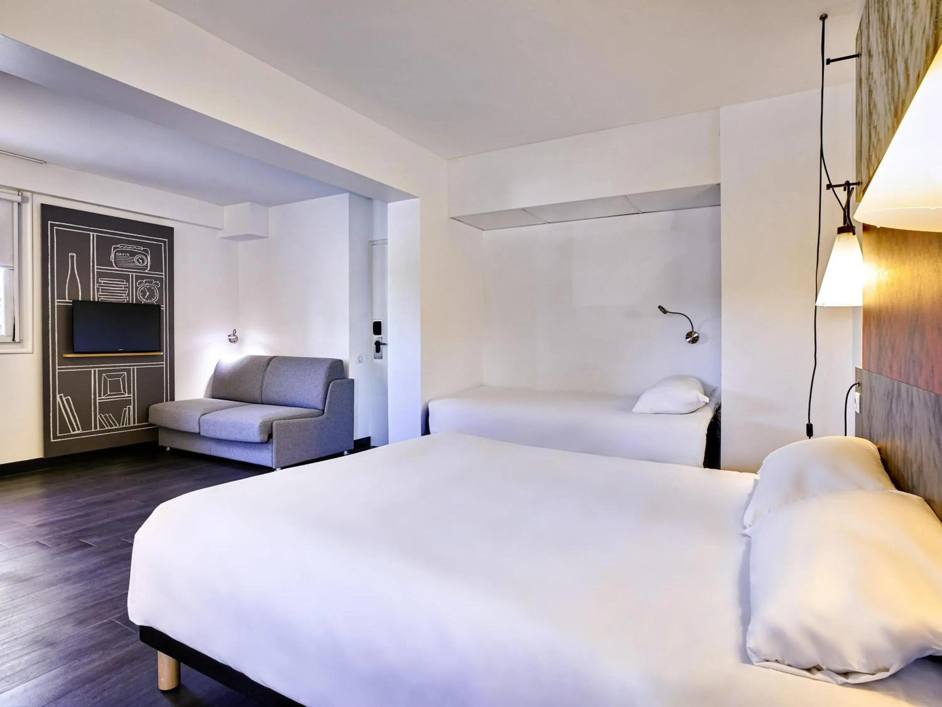 Bedroom, Bed in ibis La Roche Sur Yon Vendespace Bedroom, Bed in ibis La Roche Sur Yon Vendespace