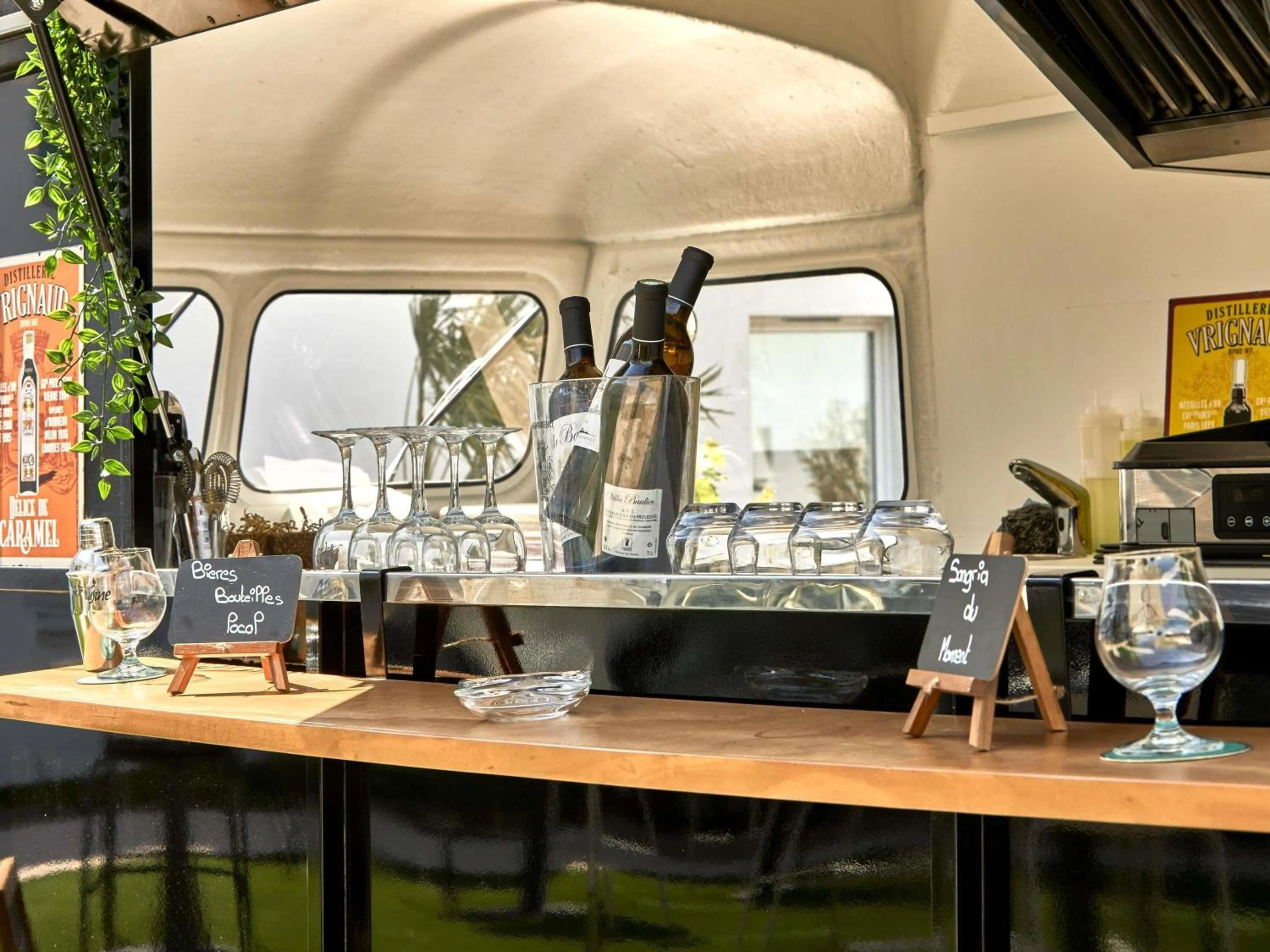 Restaurant/places to eat in ibis La Roche Sur Yon Vendespace