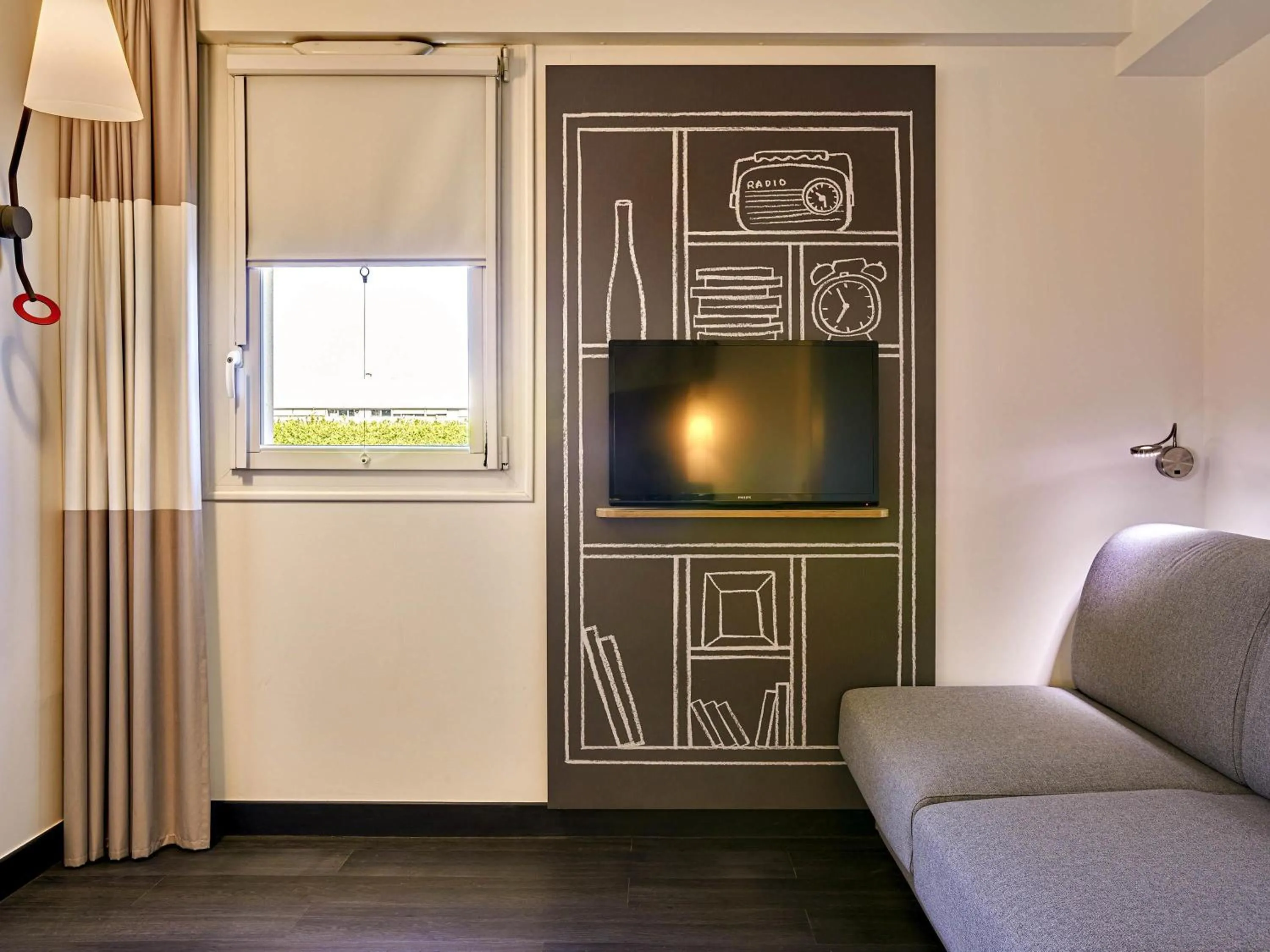 Bedroom in ibis La Roche Sur Yon Vendespace